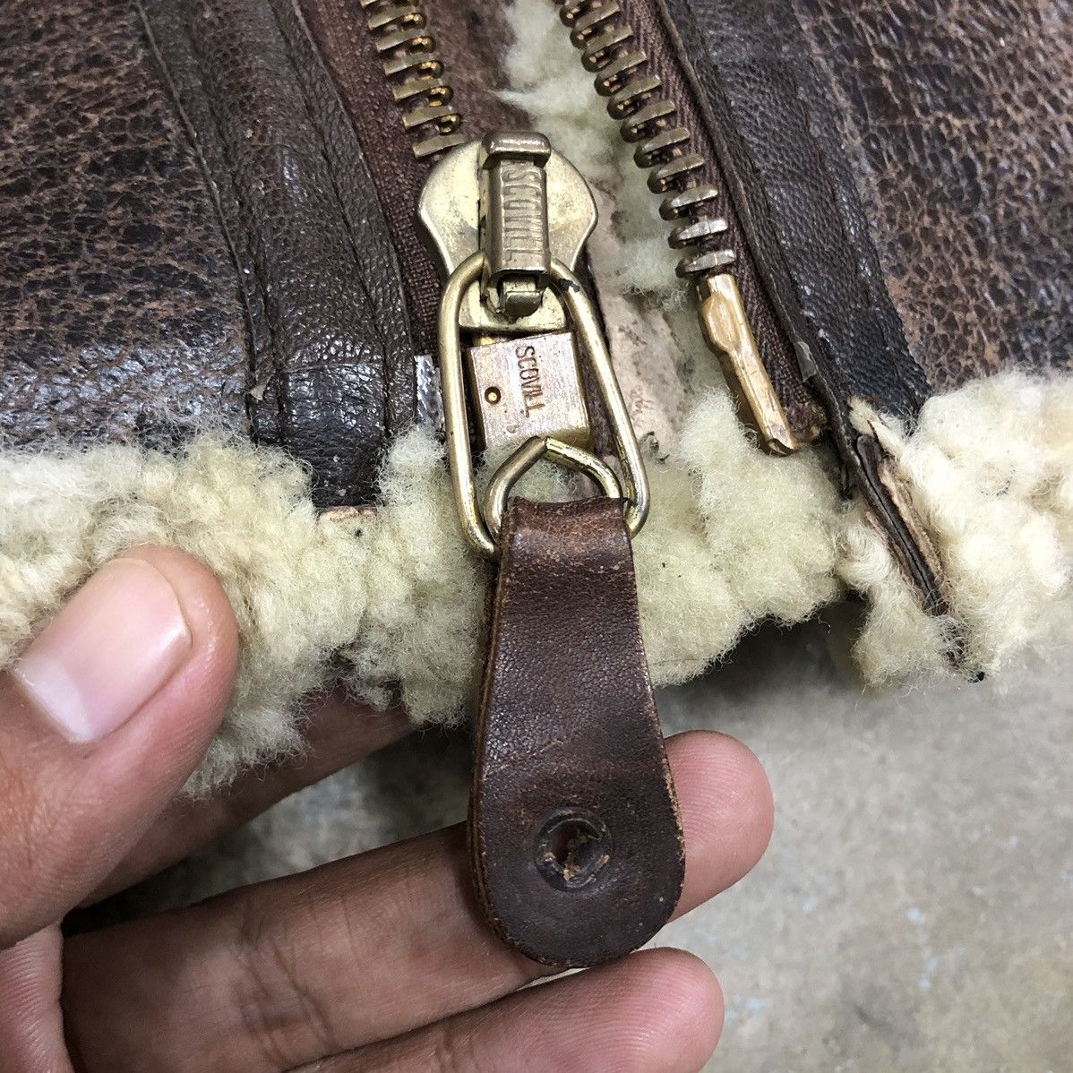 Avirex VTG Avirex THRASHED US Army Air Force Sheepskin B3 Jacket 🇺🇸 Size US M / EU 48-50 / 2 - 19 Thumbnail