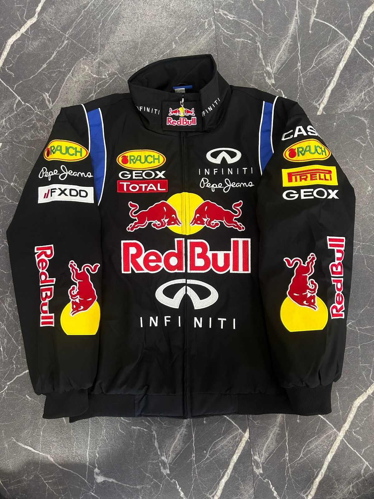 Red Bull Red Bull Racing Jacket Size US L / EU 52-54 / 3 - 1 Thumbnail