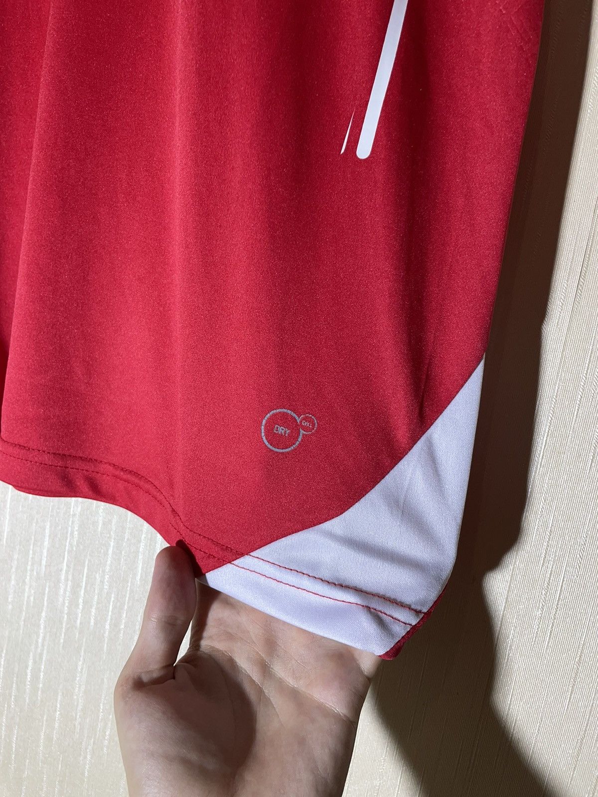 Other Arsenal soccer jersey Size US M / EU 48-50 / 2 - 7 Thumbnail