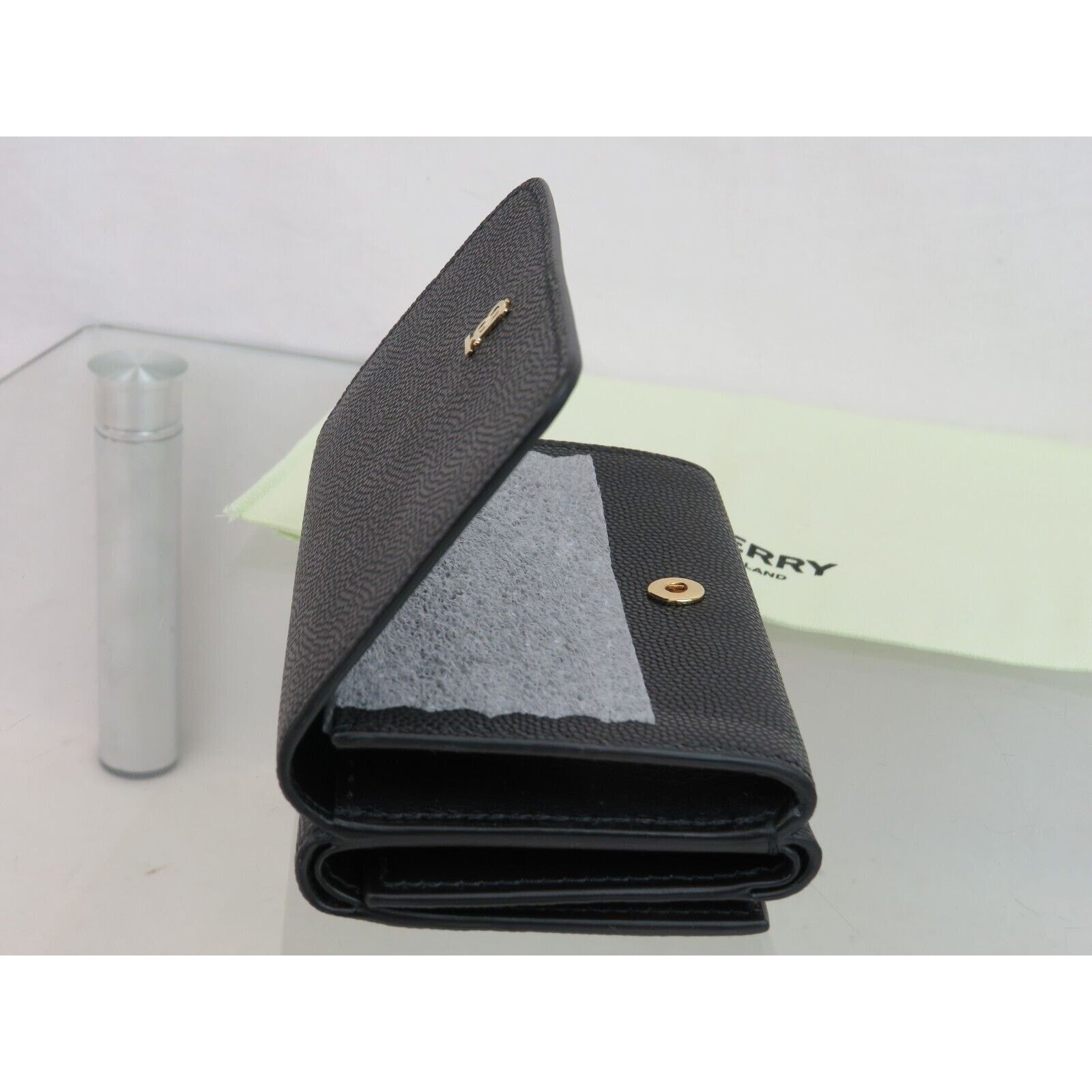 Burberry BURBERRY LARK BLACK LEATHER GOLD TB LOGO TRIFOLD WALLET Size ONE SIZE - 11 Thumbnail