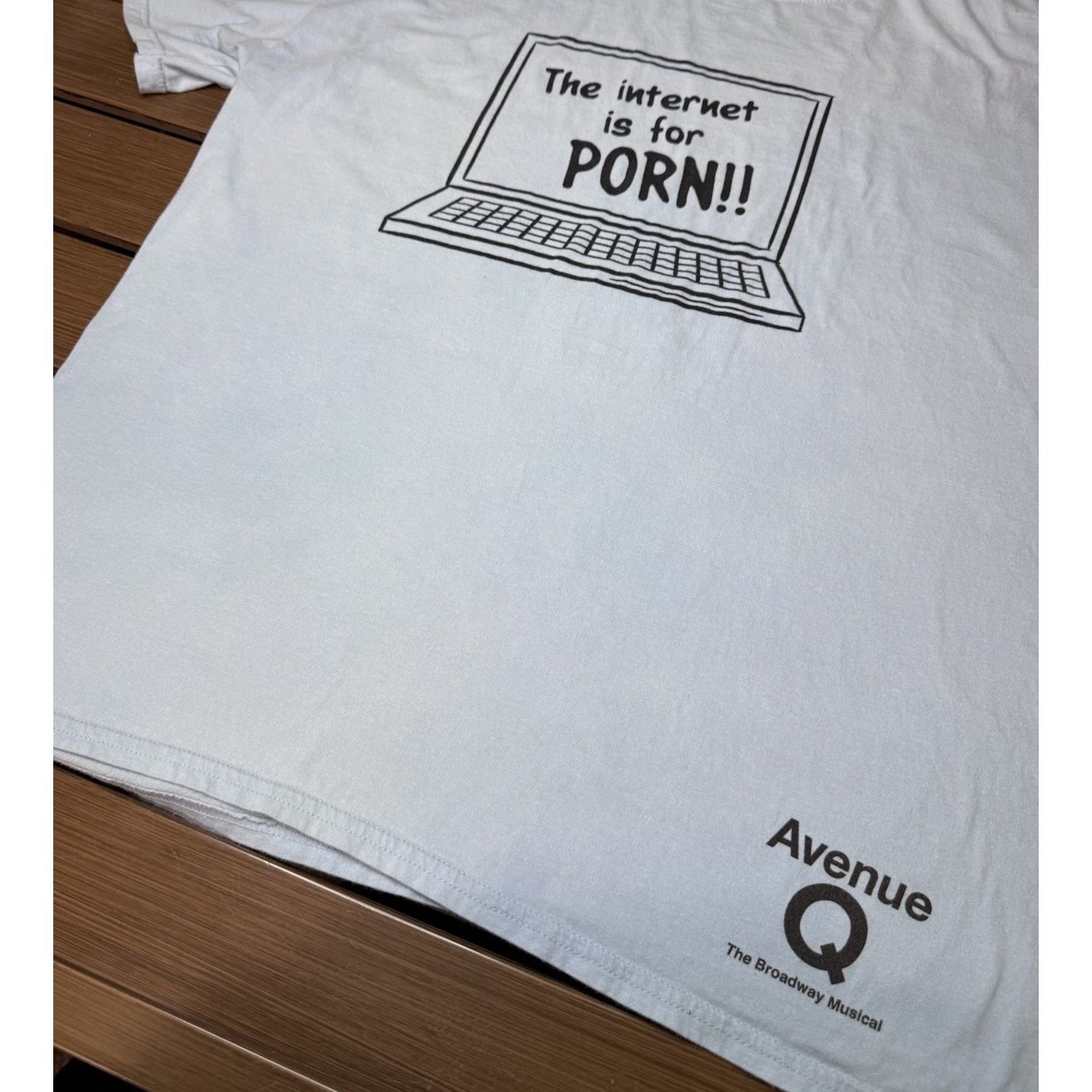 Gildan Avenue q the broadway xl Logo Shirt The internet is for porn Size US XL / EU 56 / 4 - 5 Thumbnail