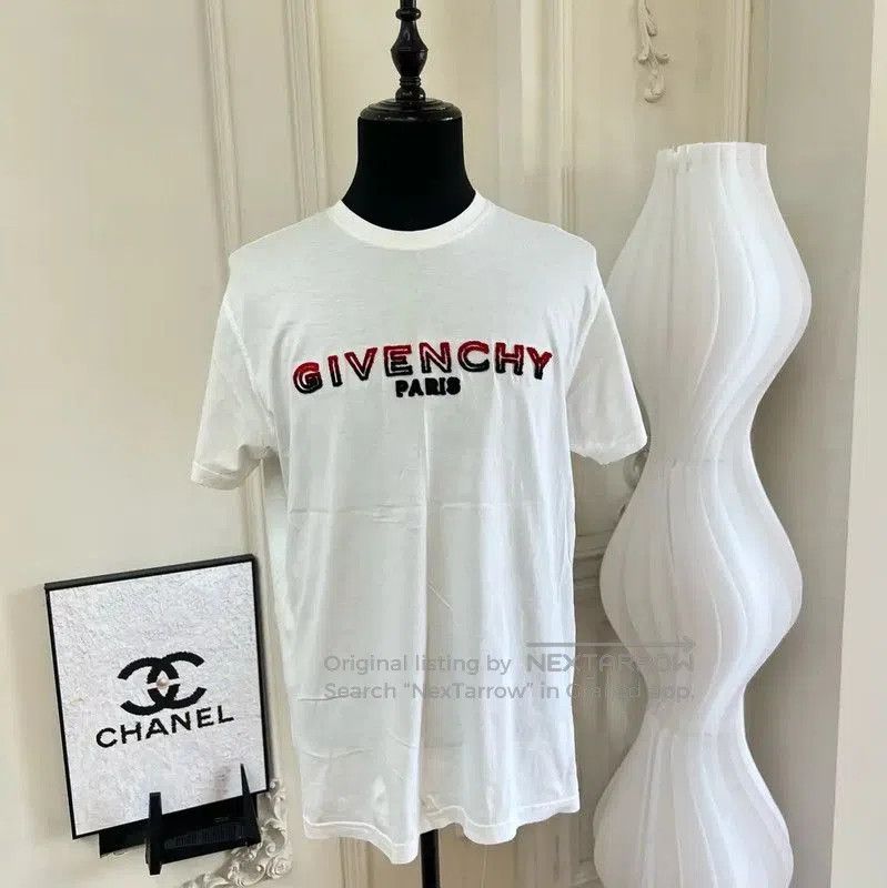 Givenchy Givenchy White Women's T-Shirt - Size S . Size S / US 4 / IT 40 - 1 Thumbnail