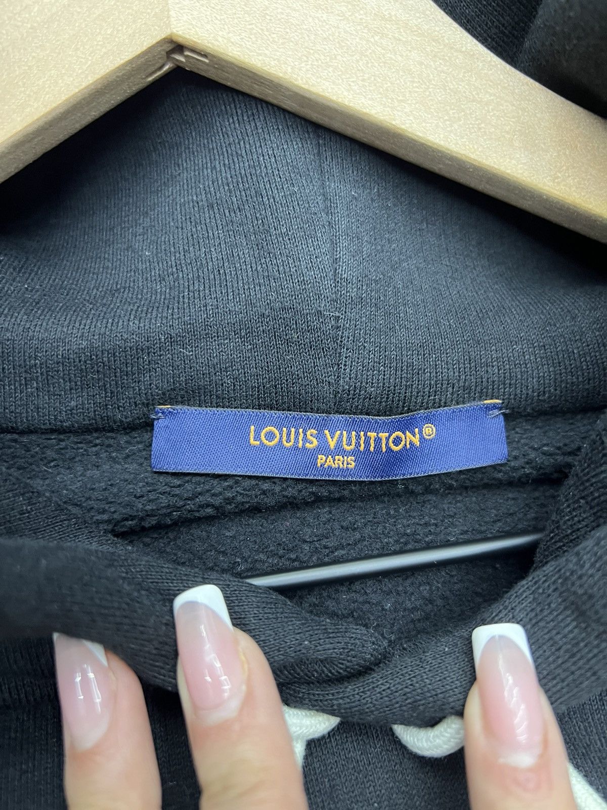 Louis Vuitton Louis Vuitton Black Pin Hoodie Size US XL / EU 56 / 4 - 14 Thumbnail