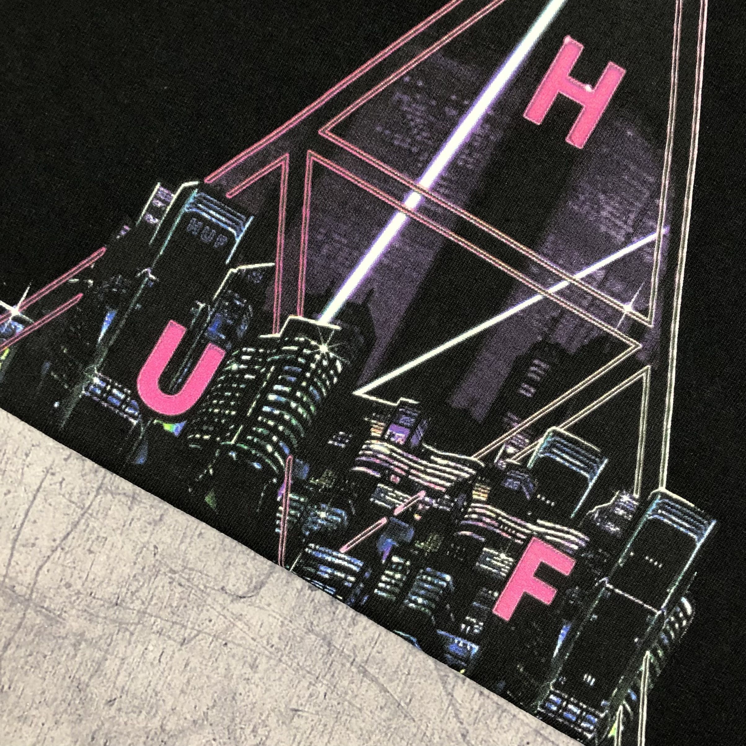Huf Y2K HUF Neo Night Town Long Sleeve Tee Size US S / EU 44-46 / 1 - 4 Thumbnail