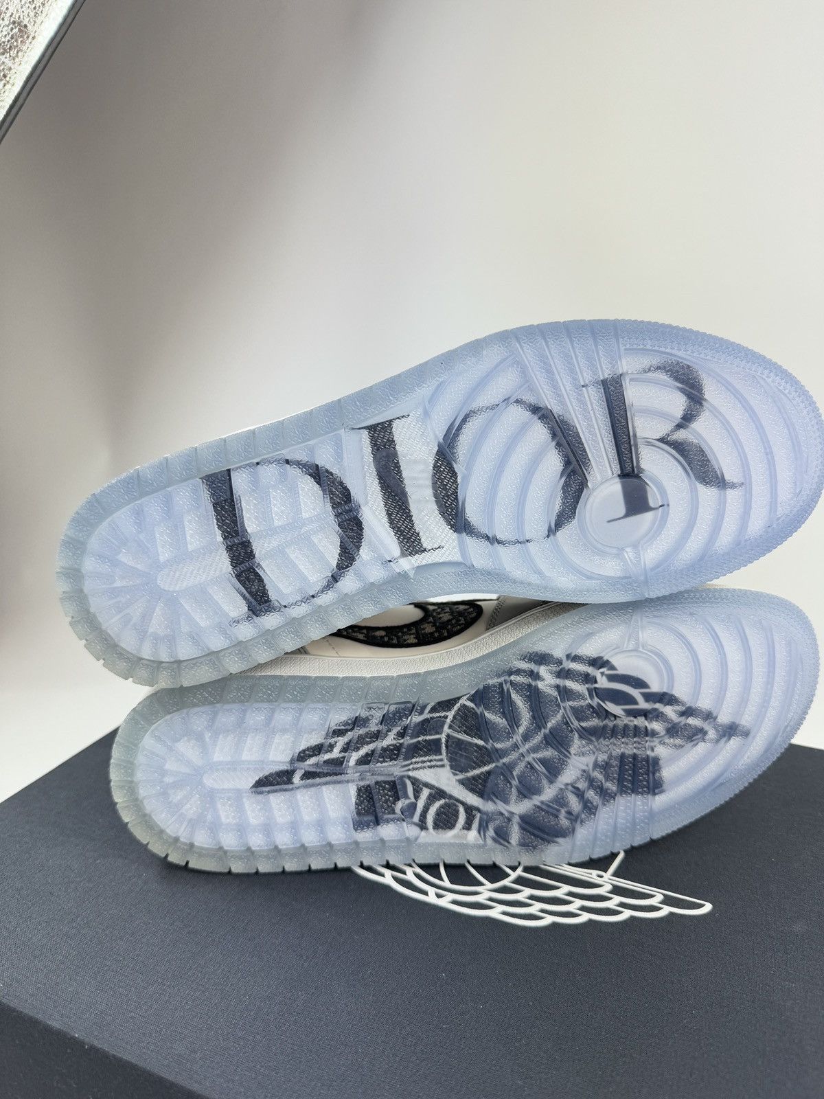 AIR DIOR JORDAN SNEAKERS