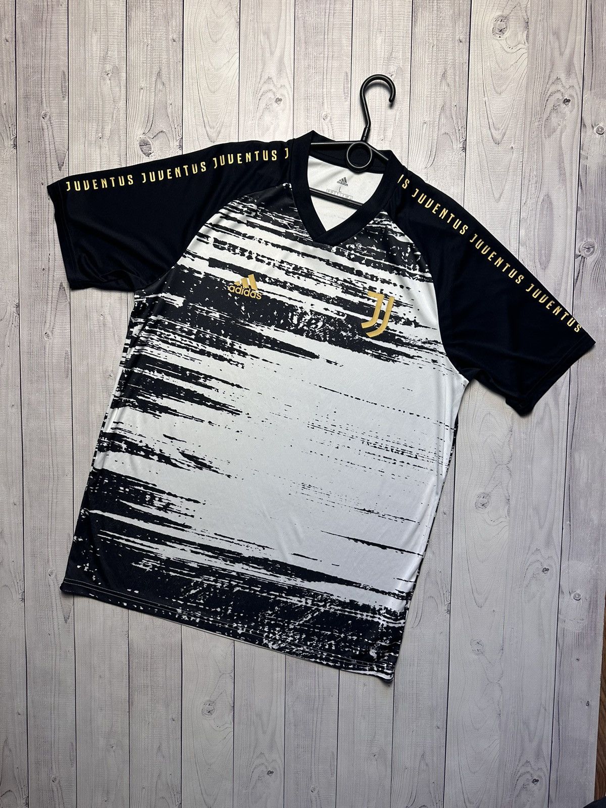 Adidas × Vintage Vintage Juventus soccer jersey size L Adidas Size US L / EU 52-54 / 3 - 1 Thumbnail