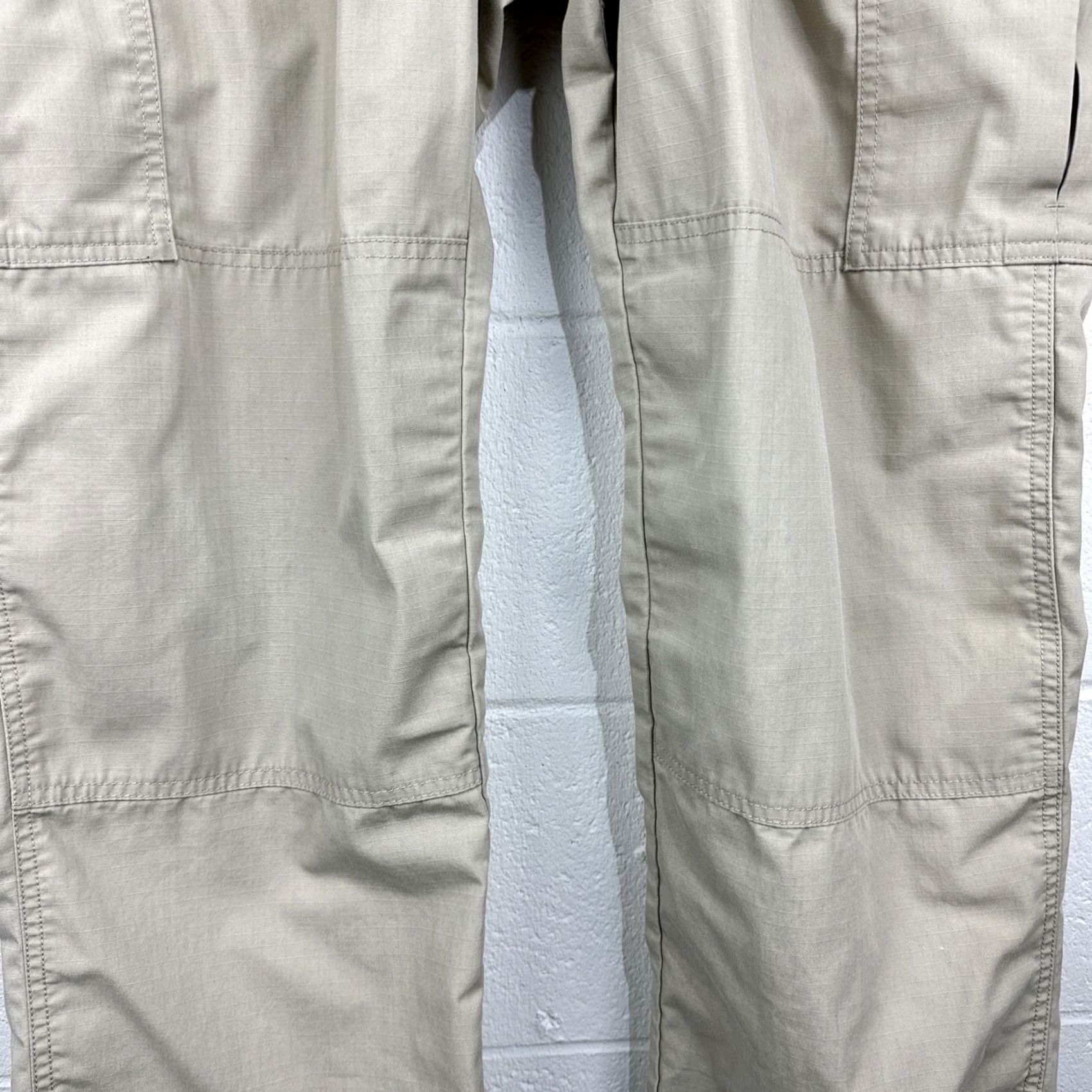 Vintage VINTAGE? No — 5.11 Tactical Pants Mens 36x32 Beige Cargo Ripstop Multi Pocket Workwear Casual Travel Mens Size US 36 / EU 52 - 6 Thumbnail