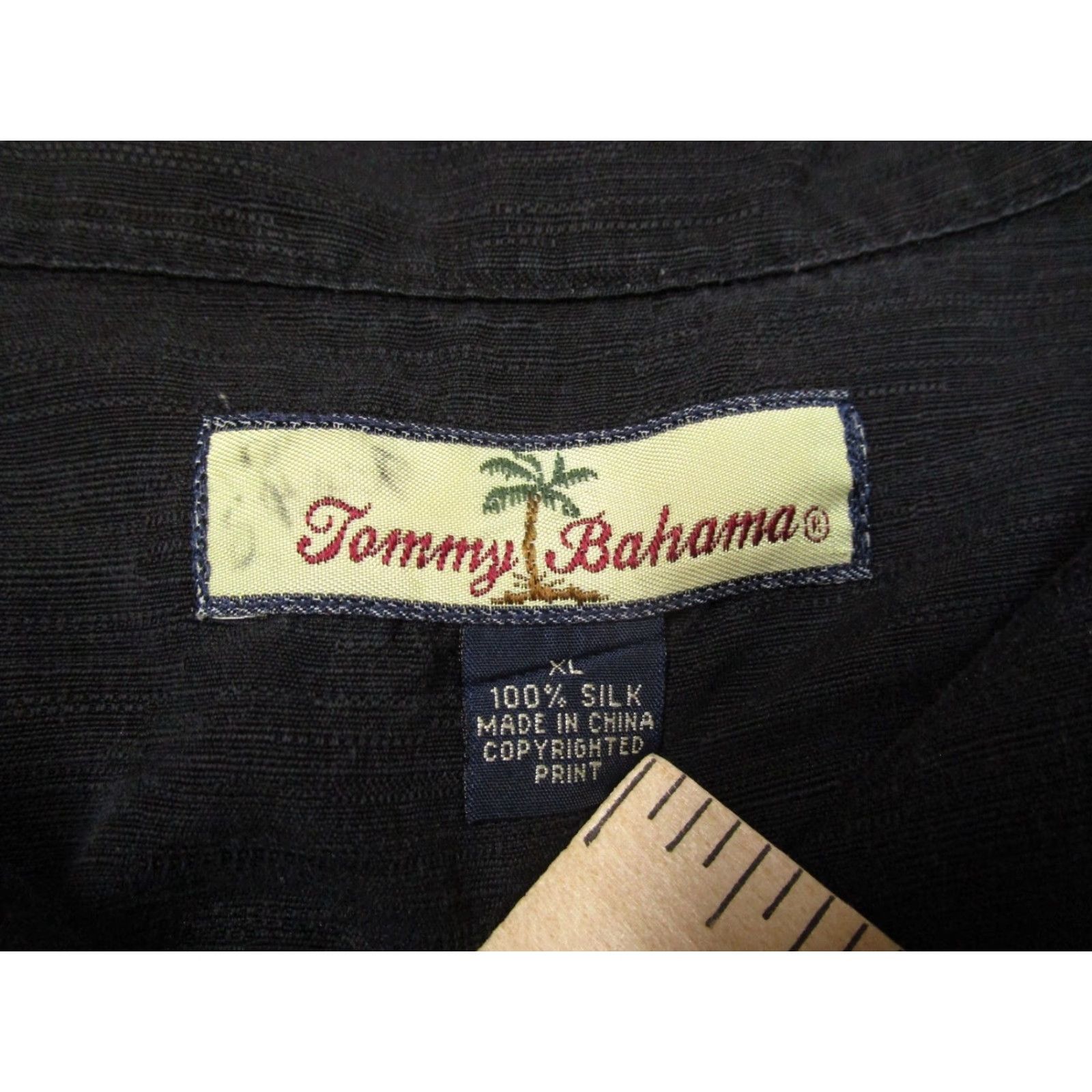 Tommy Bahama VINTAGE Tommy Bahama Shirt Men XL Black Silk Palm Leaves Loop Collar Button Up Hawaiian Size US XL / EU 56 / 4 - 7 Thumbnail