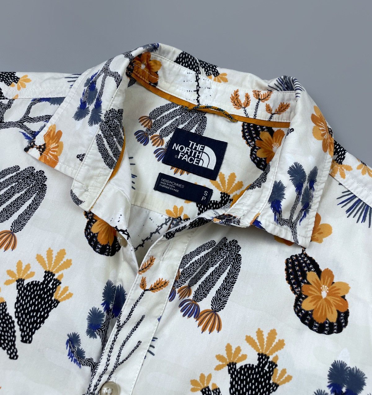The North Face The North Face Floral Cactus Pattern SS Shirt Size S RARE Size US S / EU 44-46 / 1 - 5 Thumbnail
