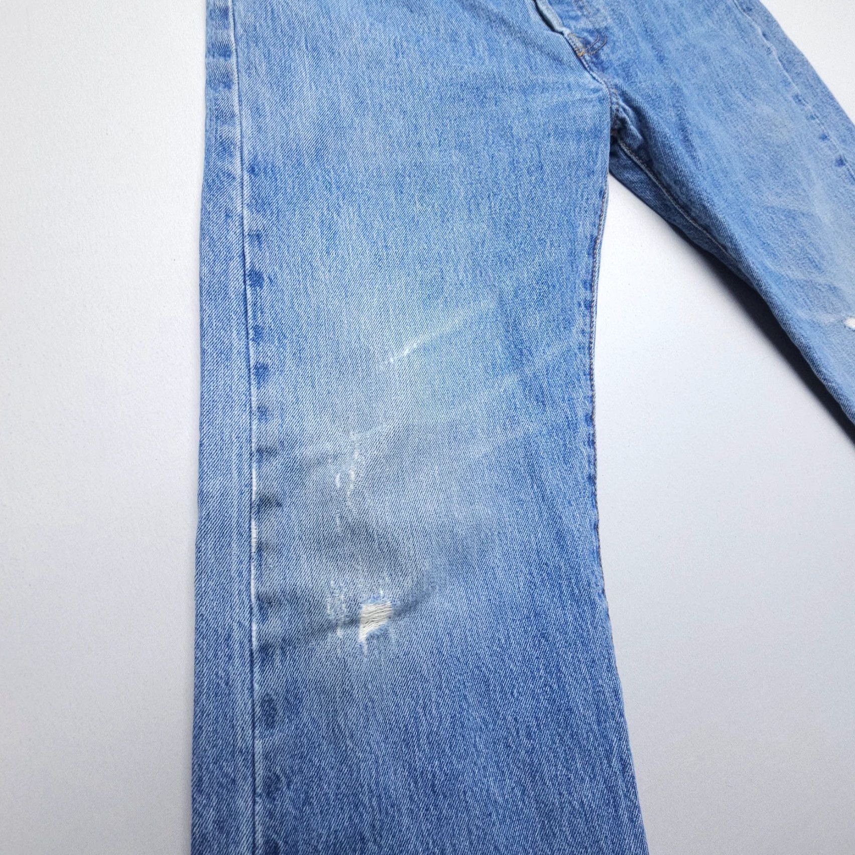 Levi's VINTAGE Levi's 501 Jeans Mens 34 x 32 Distressed Button Fly Regular 5-Pocket Denim Blue Factory? Size US 34 / EU 50 - 4 Thumbnail