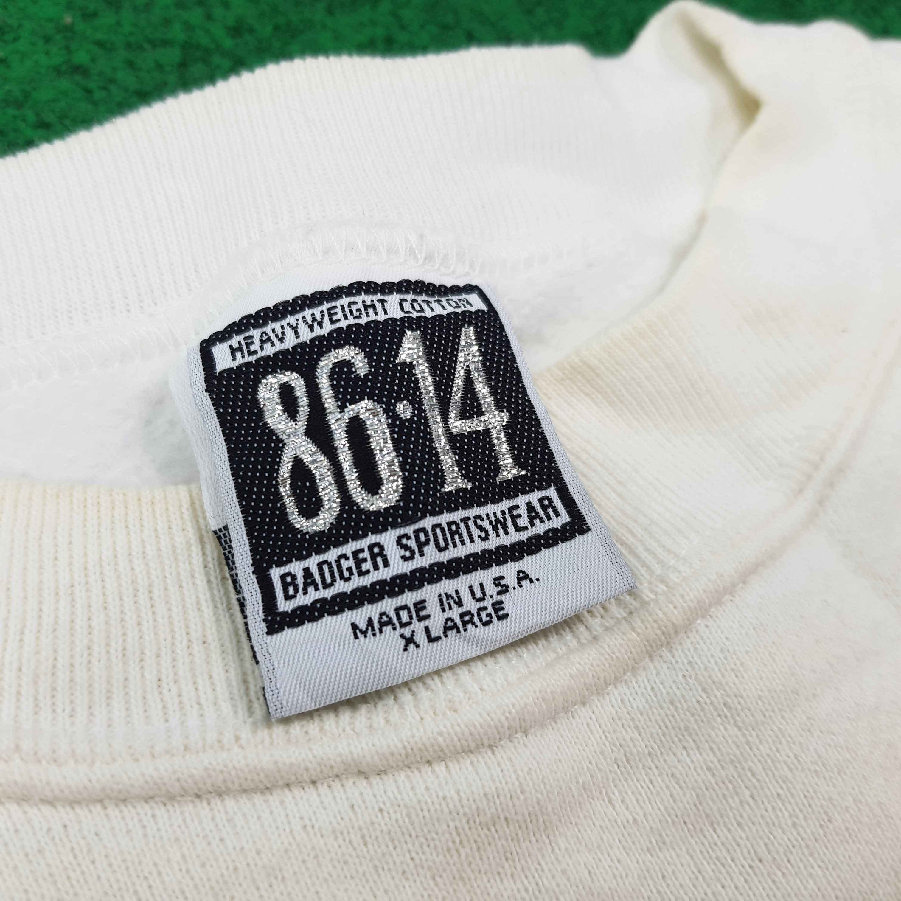 Vintage Vintage Shaw's Hong Kong Pub Sweatshirt C269N21 Size US L / EU 52-54 / 3 - 5 Thumbnail