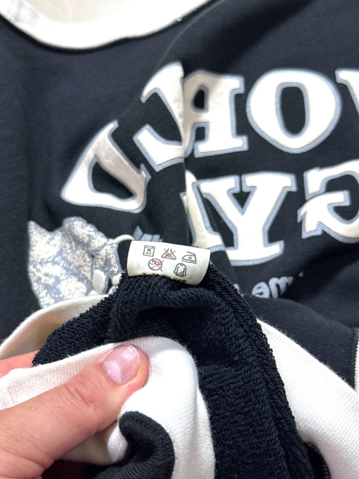 Vintage *RARE* VINTAGE 90s WORLD GYM JAPAN GORILLA SWEATER Size US M / EU 48-50 / 2 - 9 Thumbnail