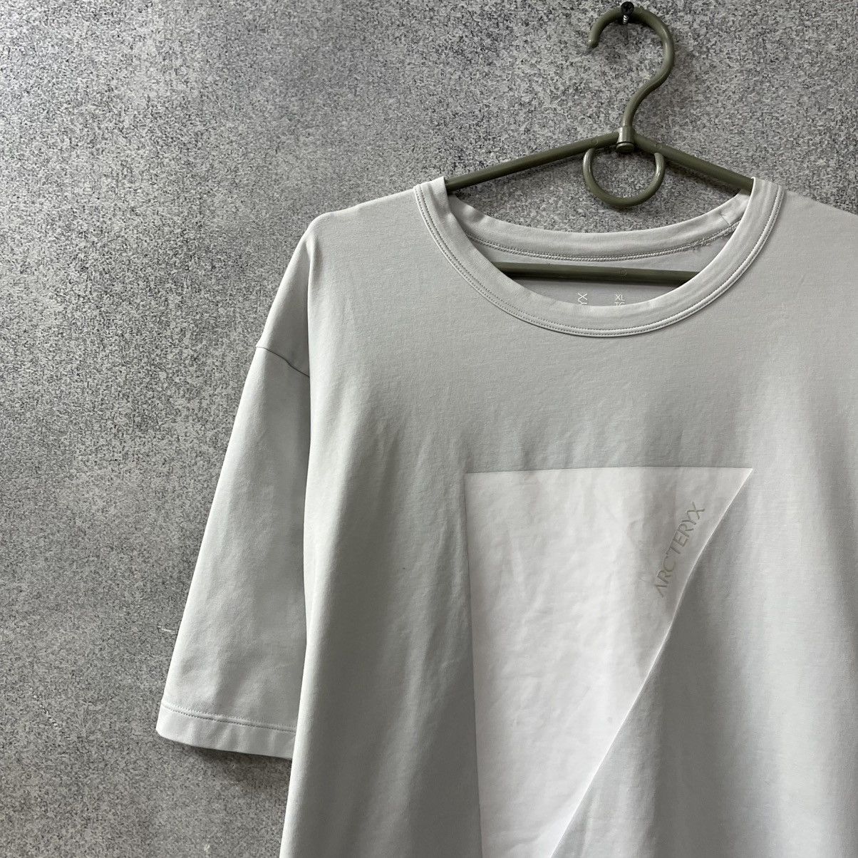 Arc'teryx Arcteryx T-shirt big logo Xl Size US XL / EU 56 / 4 - 3 Thumbnail