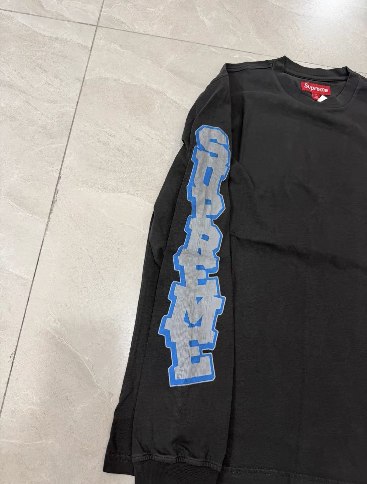 Supreme Supreme SS26 WEEK1 Cracked Sleeve L/S Top J34 Size US M / EU 48-50 / 2 - 2 Thumbnail