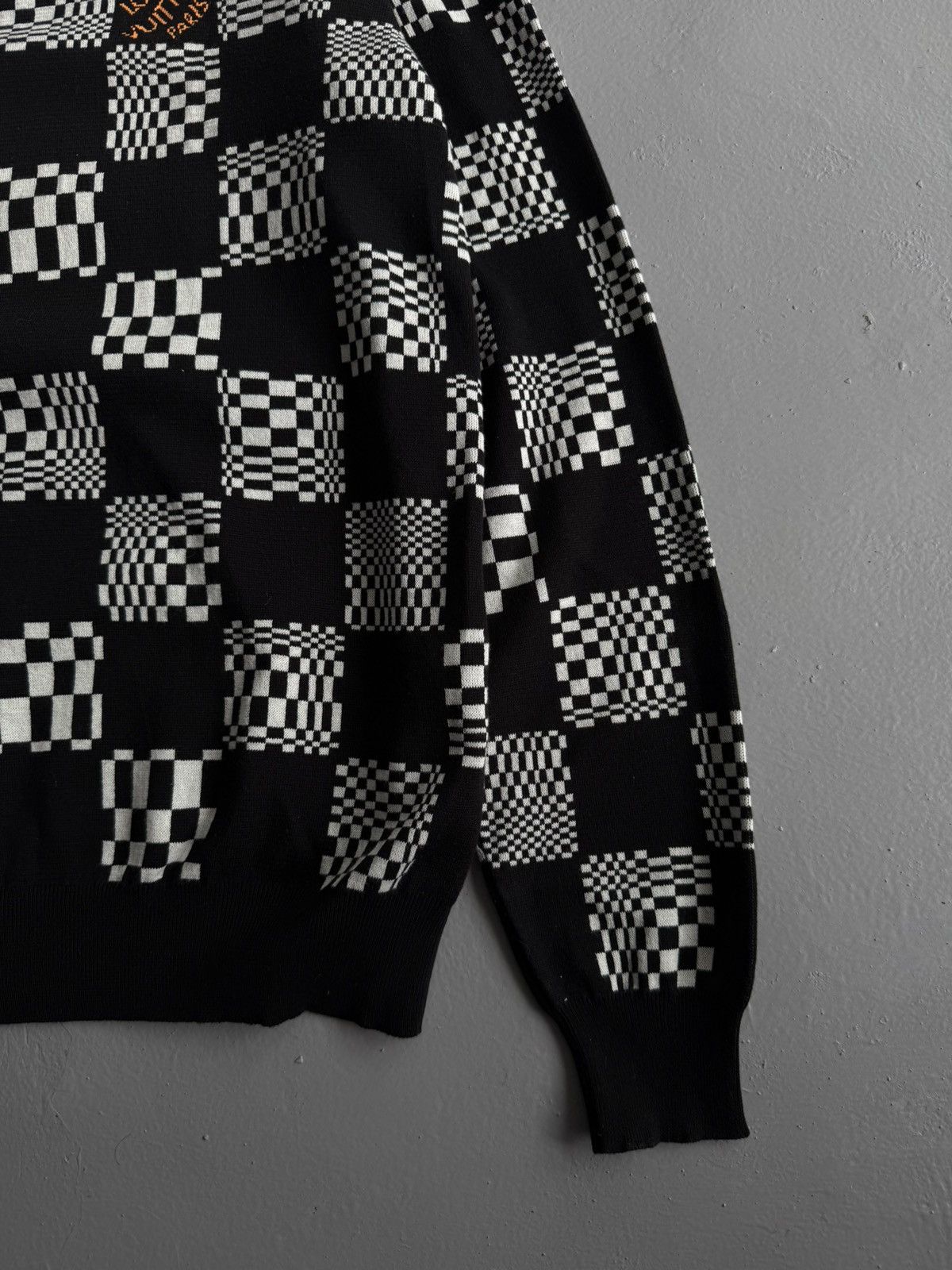 Louis Vuitton Louis Vuitton - Distorted Damier Monogram Crewneck Size US XL / EU 56 / 4 - 5 Thumbnail