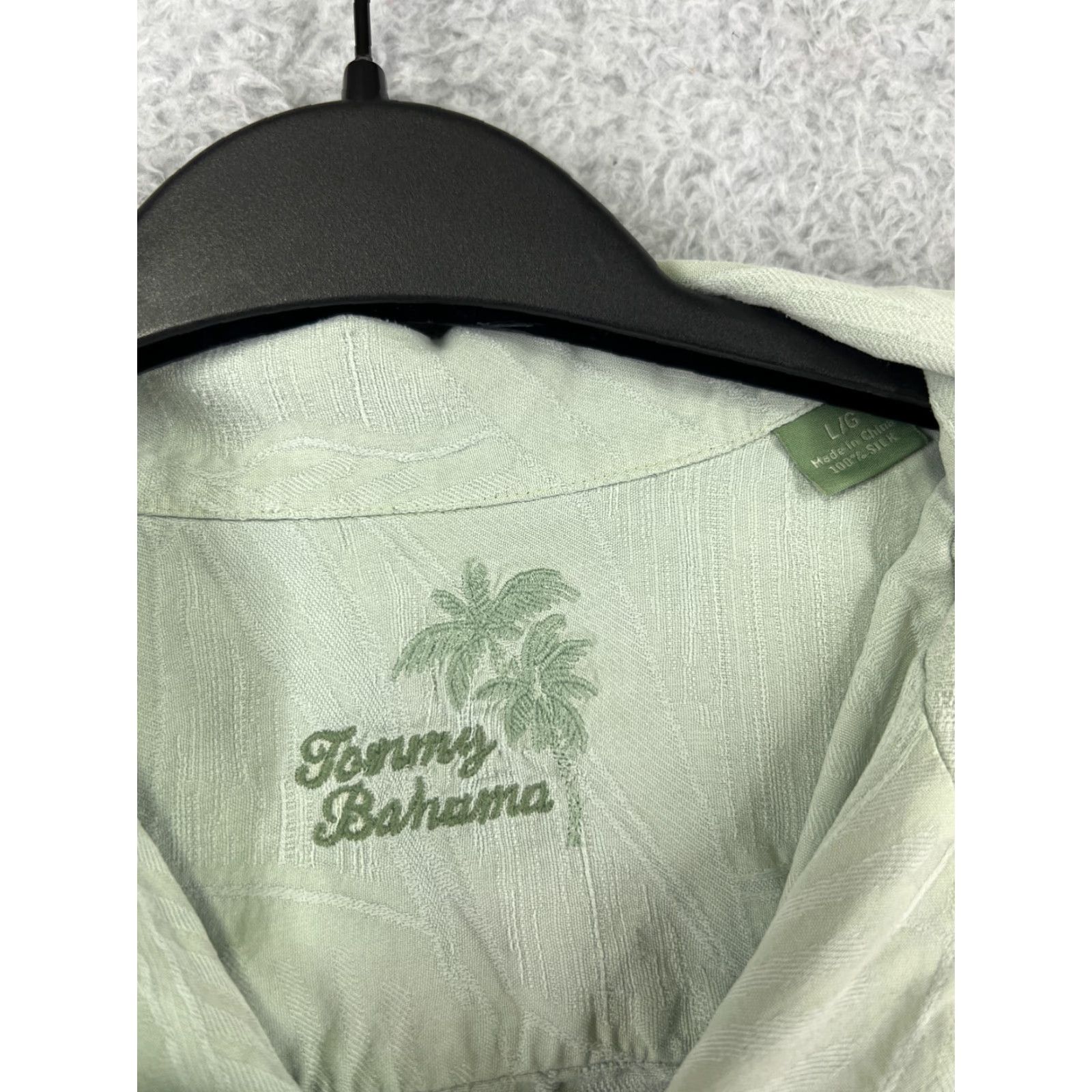 Tommy Bahama Tommy Bahama Shirt Mens Large Green Bird Of Paradise Floral 100% Silk Hawaiian Shirt Mens Large Green Floral Aloha Beach Resort Silk Button-Up Casual Size US L / EU 52-54 / 3 - 3 Thumbnail