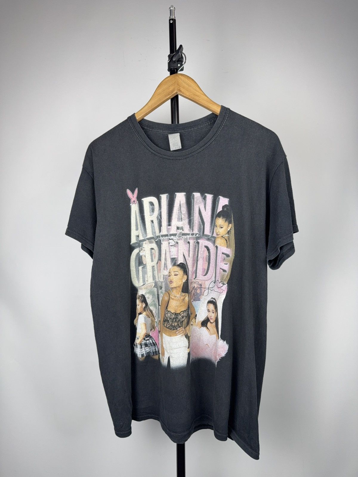 Band Tees Ariana Grande 2016 Dangerous Woman Tour T-Shirt Black Size US L / EU 52-54 / 3 - 1 Thumbnail