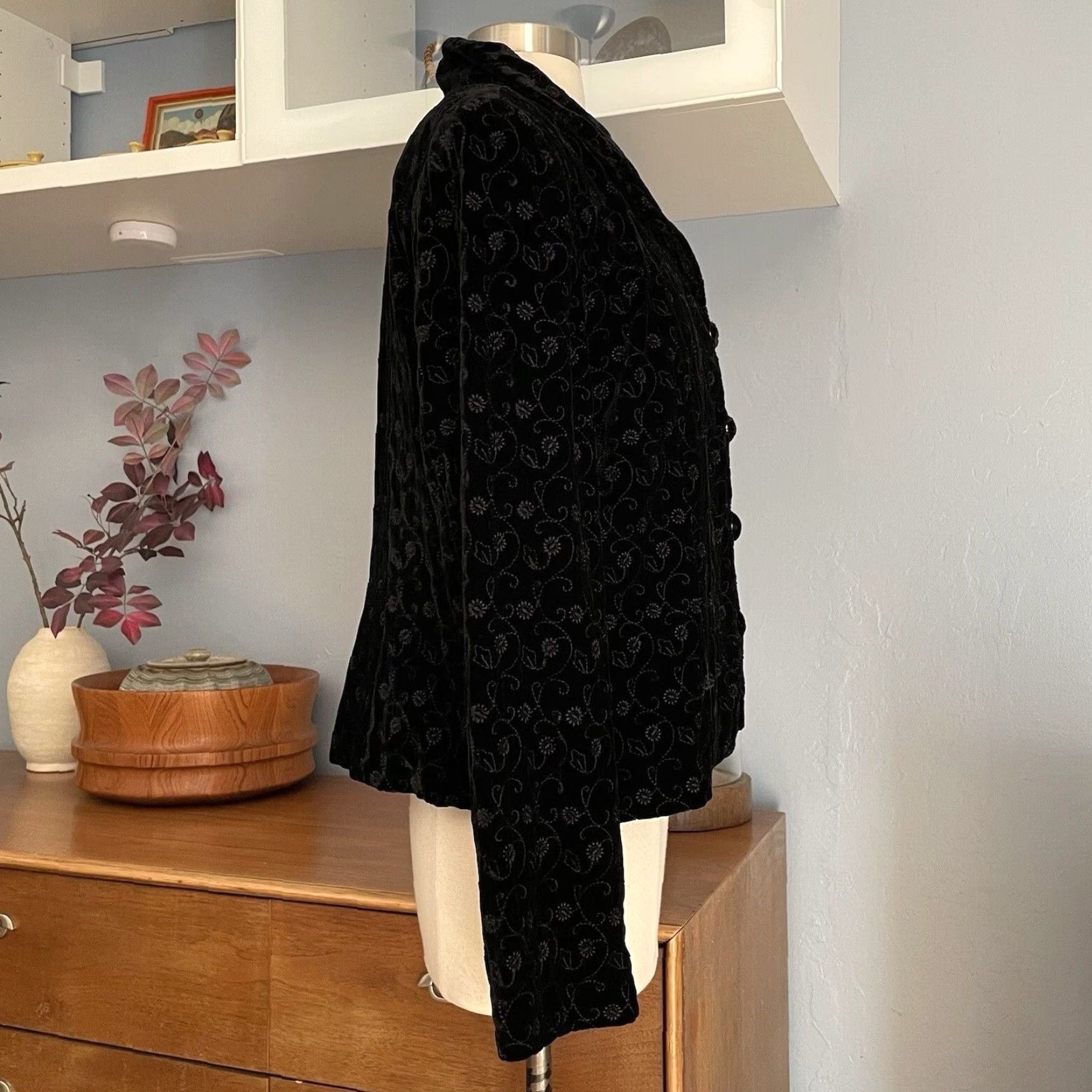 Laura Ashley VINTAGE Laura Ashley 3pc Embroidered Black Velvet Jacket Vest Skirt Suit Womens M Size 32" / US 10 / IT 46 - 6 Thumbnail
