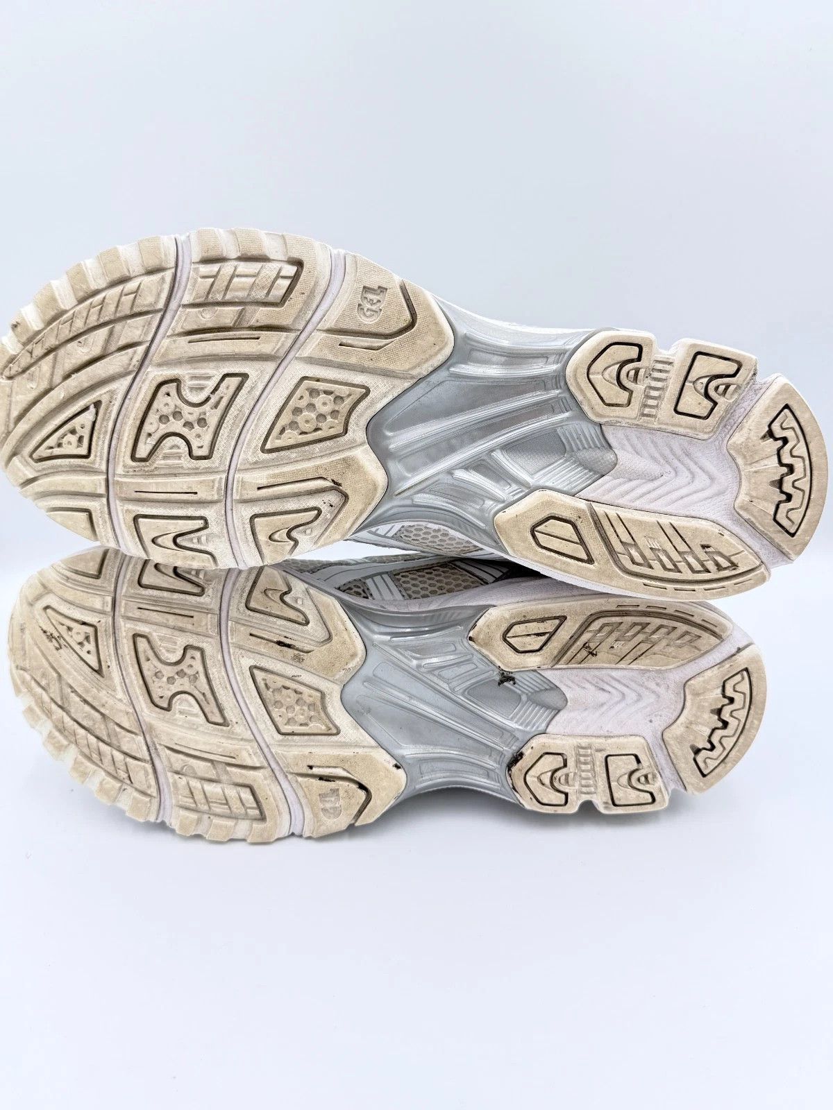 Asics × JJJJound JJJJound ASICS Gel Kayano 14 Silver White Size US 12 / EU 45 - 7 Thumbnail