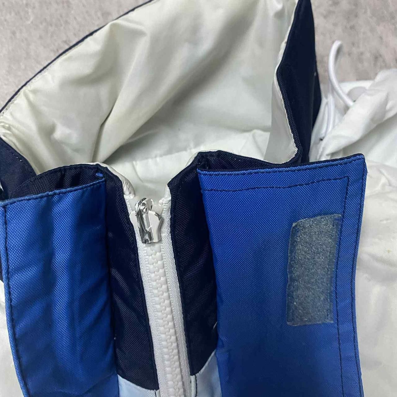 Helly Hansen Helly Hansen white and blue windbreaker jacket #streetwear Size US S / EU 44-46 / 1 - 3 Thumbnail