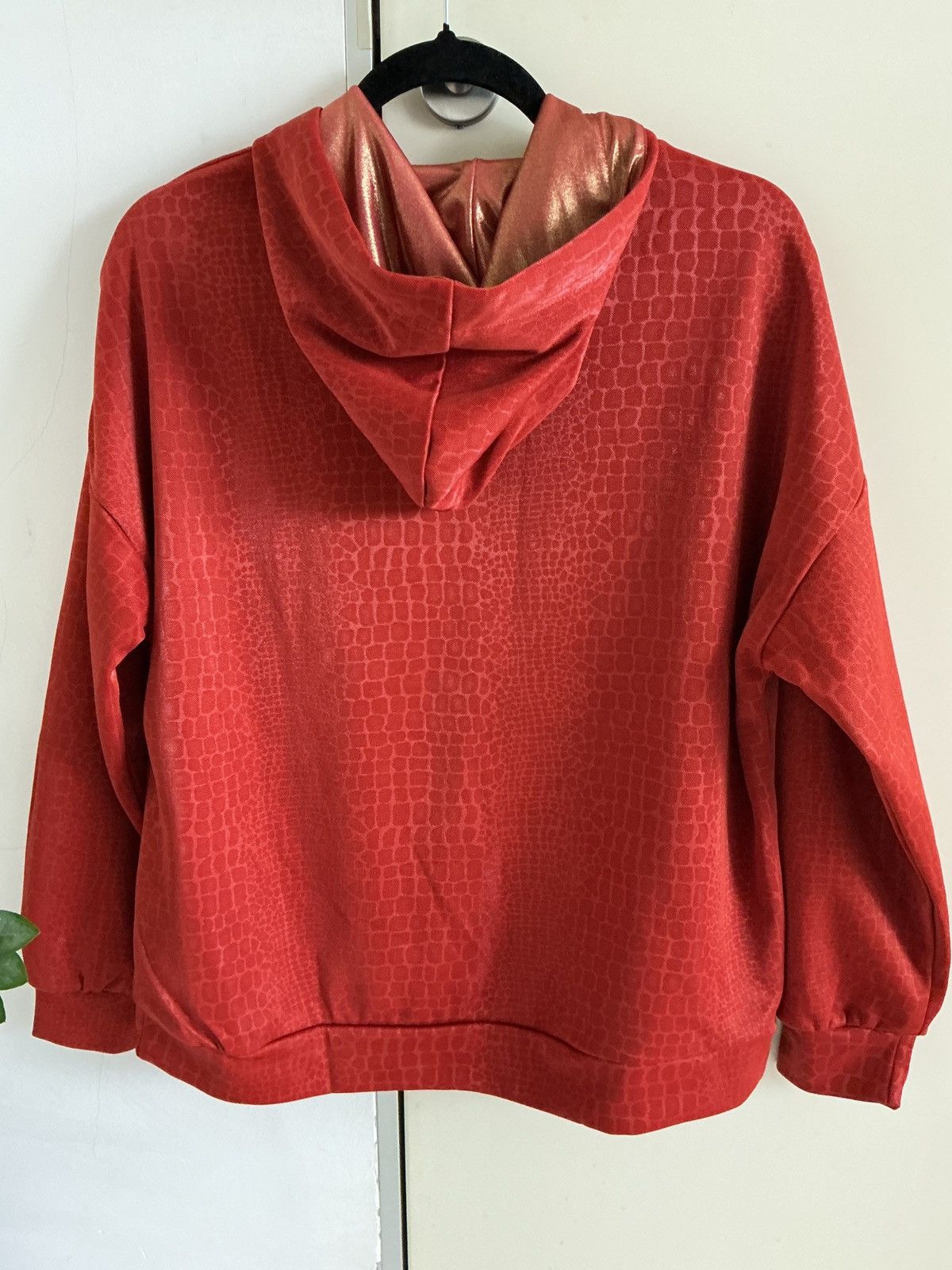 Other Luxury‑Vibe Red Hoodie w/ Gold Accents / size M Size M / US 6-8 / IT 42-44 - 13 Thumbnail