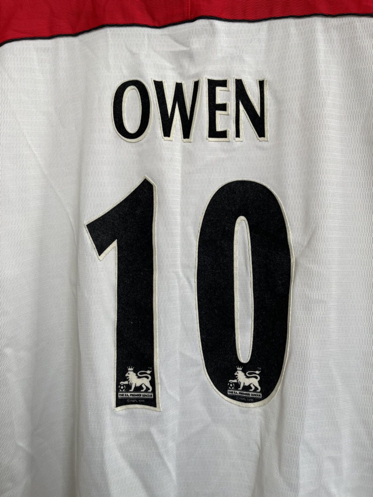 Reebok 1998/1999 Reebok Liverpool Owen Vintage Soccer Jersey Tee Size US XL / EU 56 / 4 - 5 Thumbnail