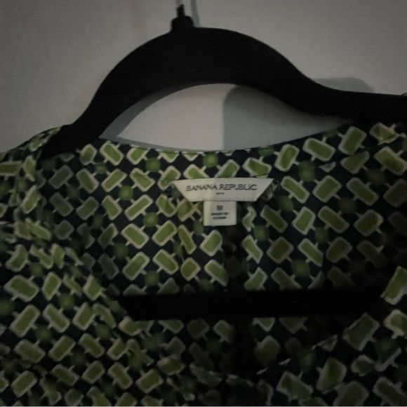 Banana Republic Banana Republic green printed short sleeve top size M Size M / US 6-8 / IT 42-44 - 2 Thumbnail