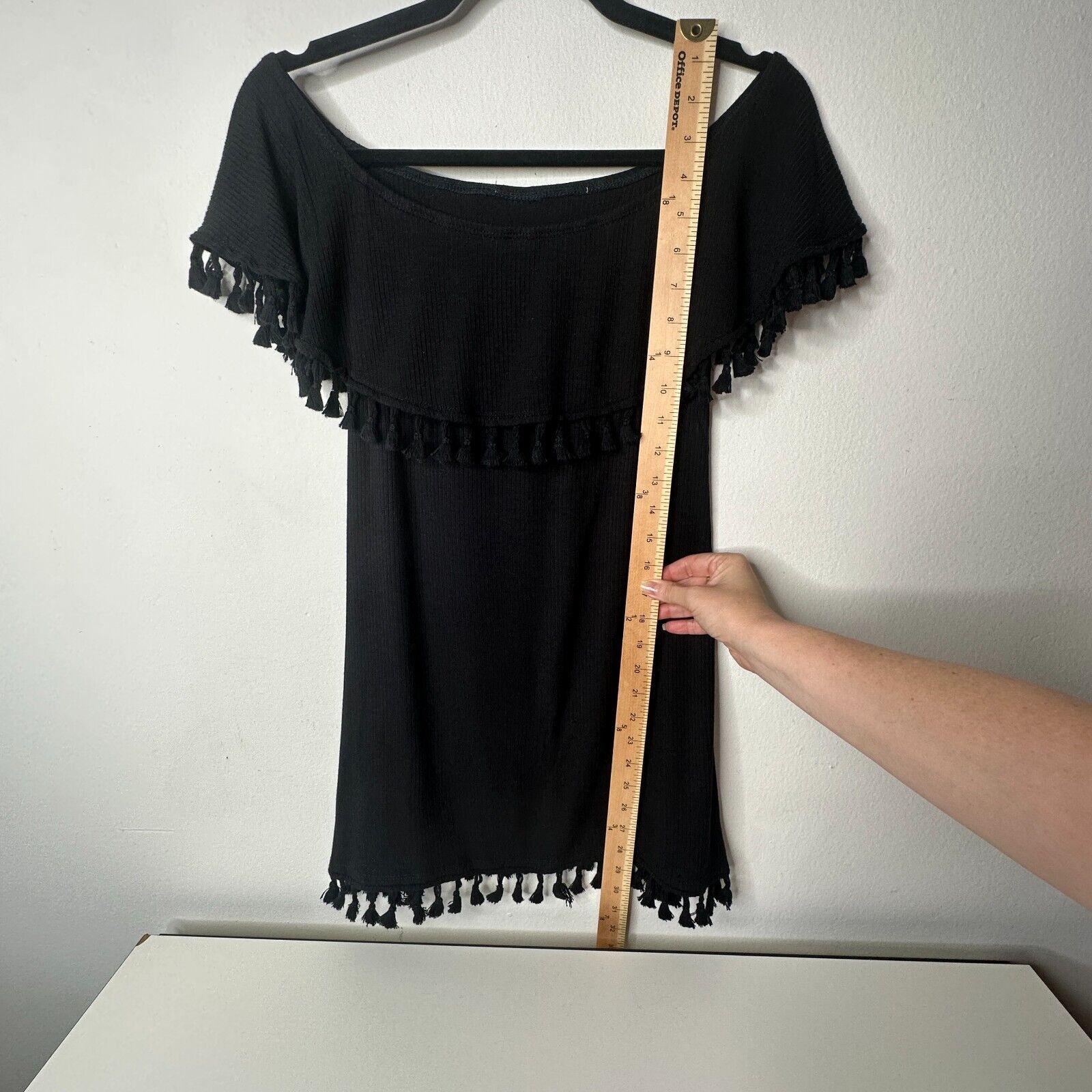REVOLVE Revolve EastNWest Black Cabo Rib Tassel Off-Shoulder Mini S Size S / US 4 / IT 40 - 7 Thumbnail