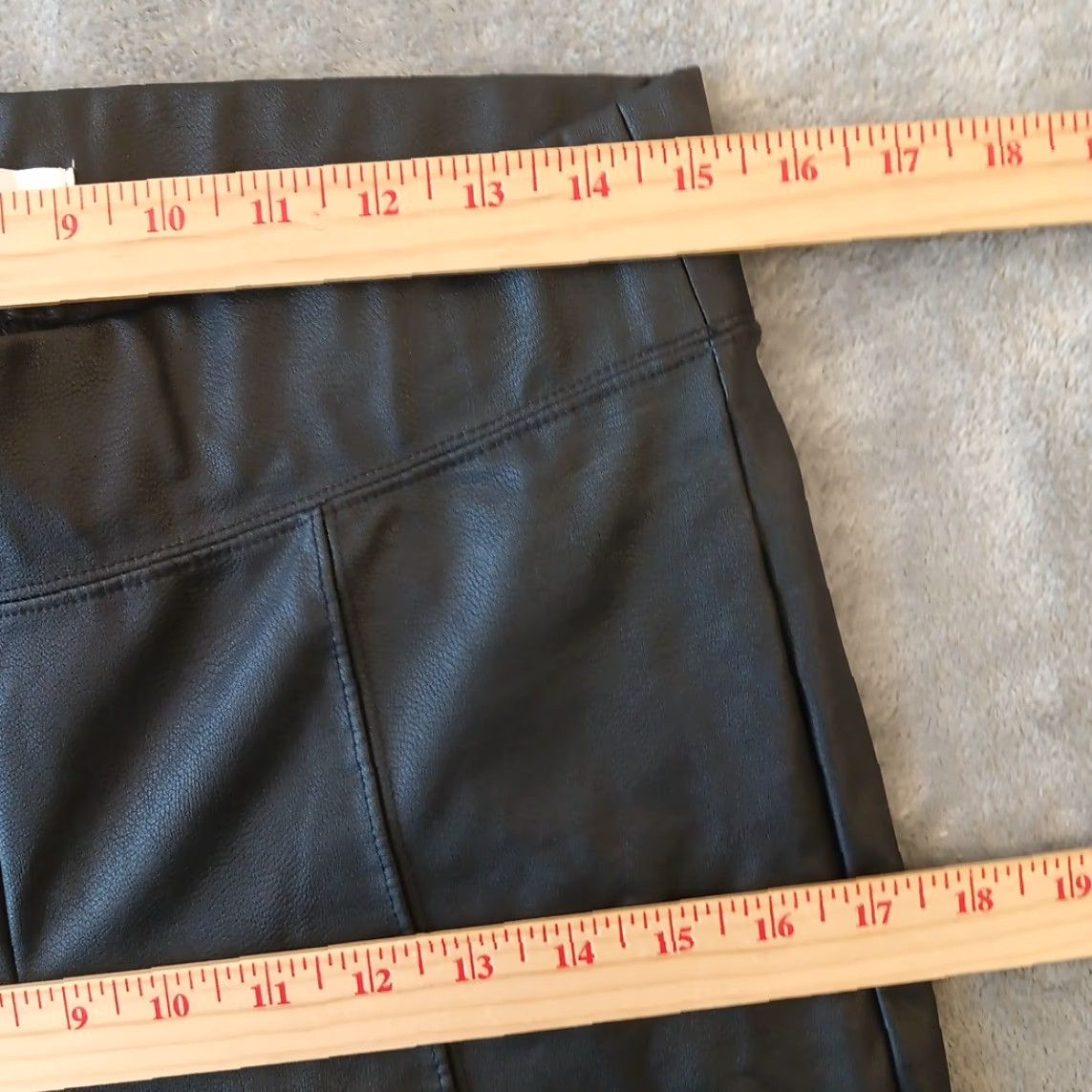 Old Navy Old Navy Stevie Pants Womens Adult Medium Black Faux Leather Pull On Skinny Ankle Size 32" / US 10 / IT 46 - 2 Thumbnail