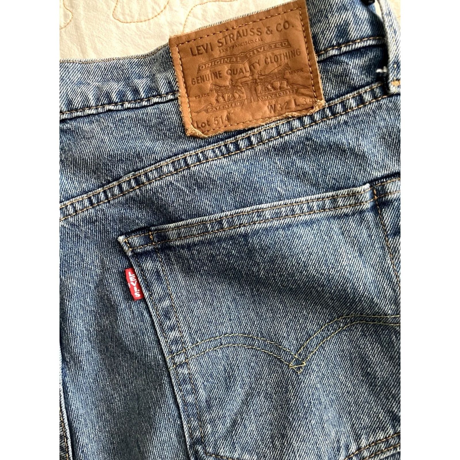 Levi's VINTAGE Levi's 514 Big E Leather Tab Premium Denim Jeans 32x34 Tapered Relaxed Fit 5-Pocket Blue Mens Jeans 90s Biker Grunge Rock USA 34x33 Size US 34 / EU 50 - 2 Thumbnail