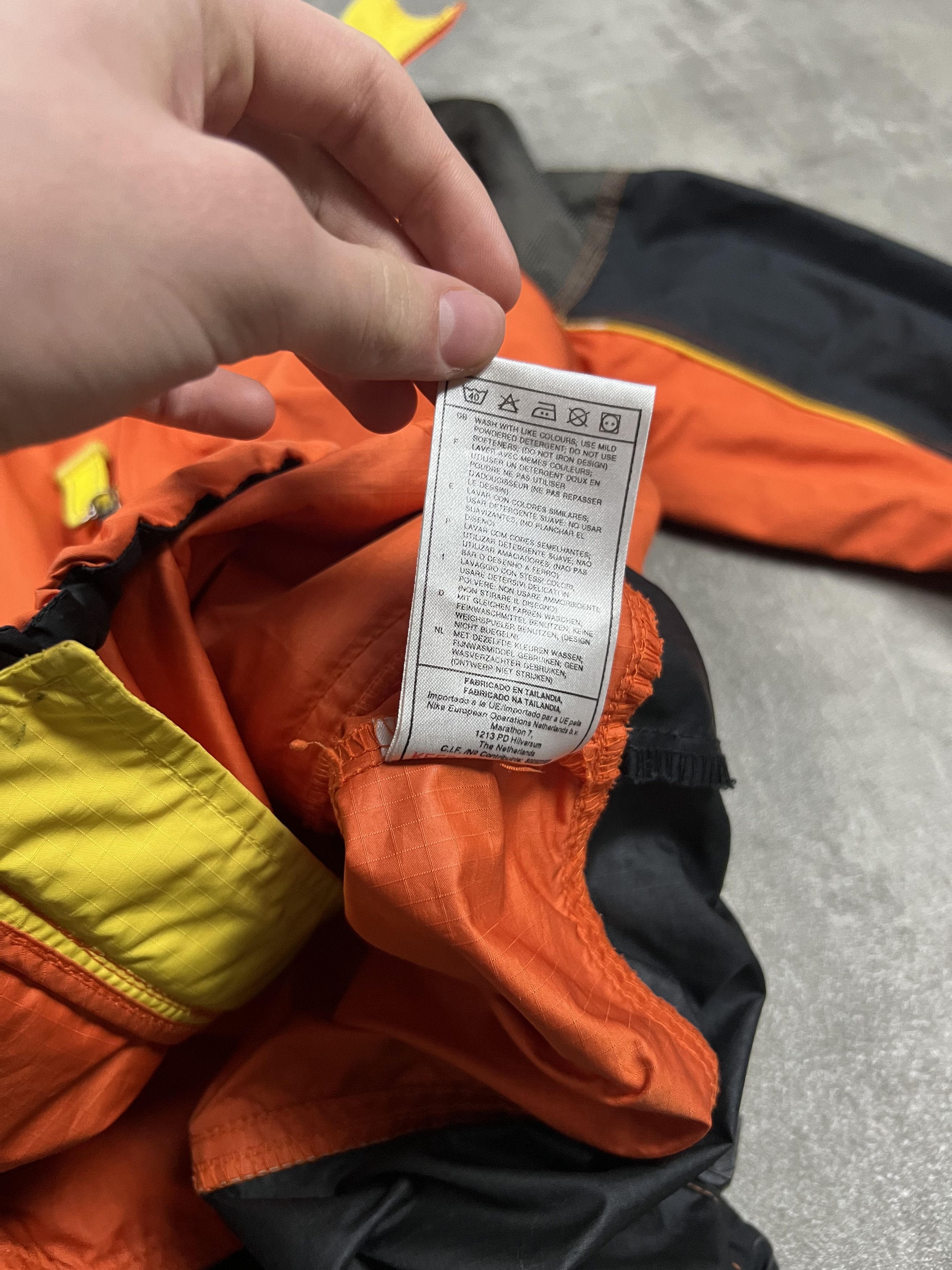 Nike ACG nike acg jacket (in bagpack) size M mens original Size US M / EU 48-50 / 2 - 10 Thumbnail