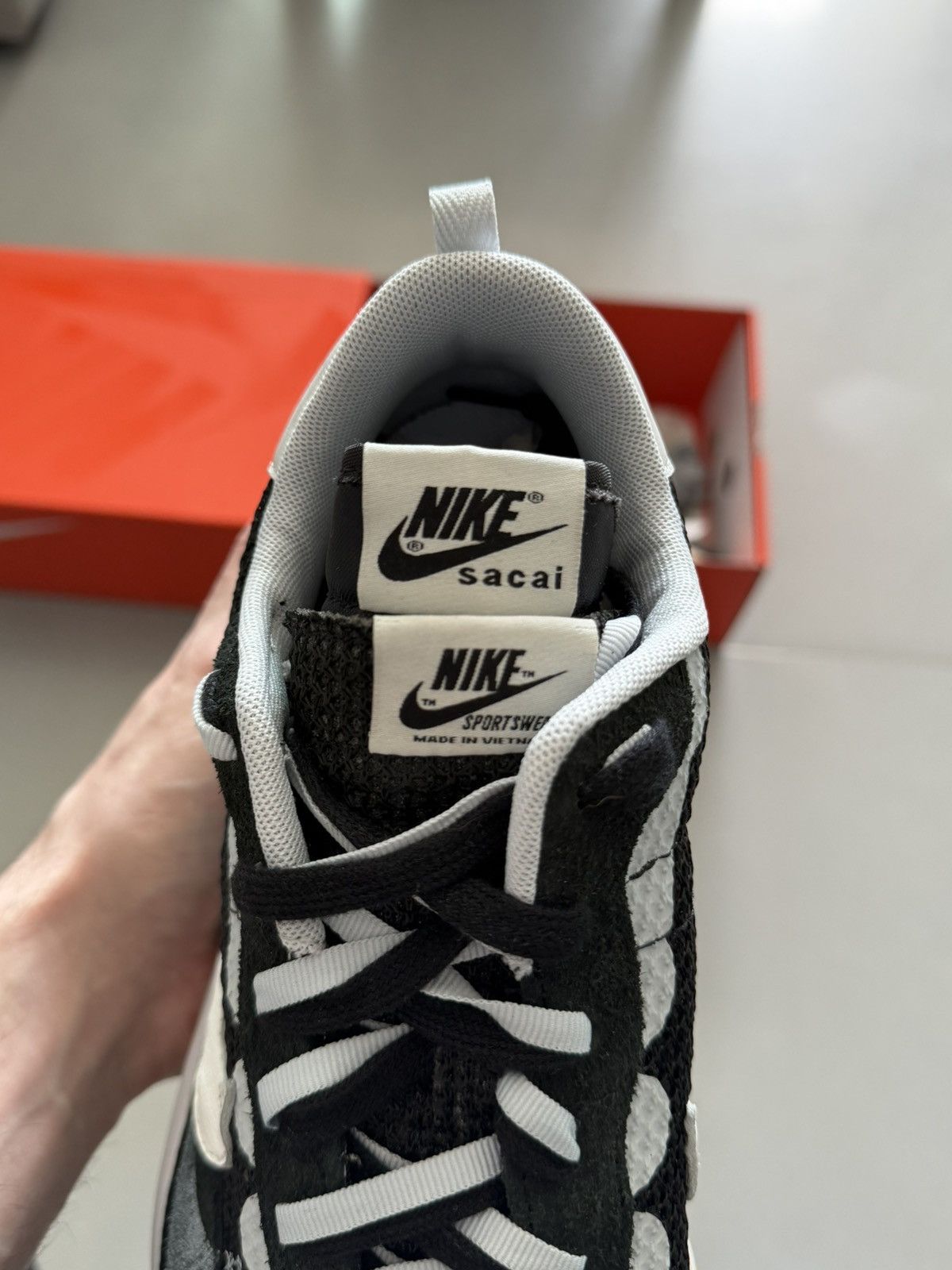Nike × Sacai Nike Vaporwaffle Sacai Black White Size US 10 / EU 43 - 7 Thumbnail