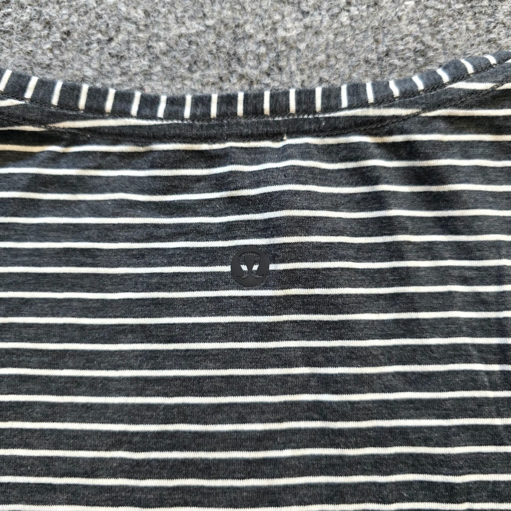Lululemon Lululemon T-Shirt Womens Size 4 Black White Striped Love Tee Short Sleeve V-Neck Capsule Features Breathable Lightweight Stretch Regular Size S / US 4 / IT 40 - 7 Thumbnail