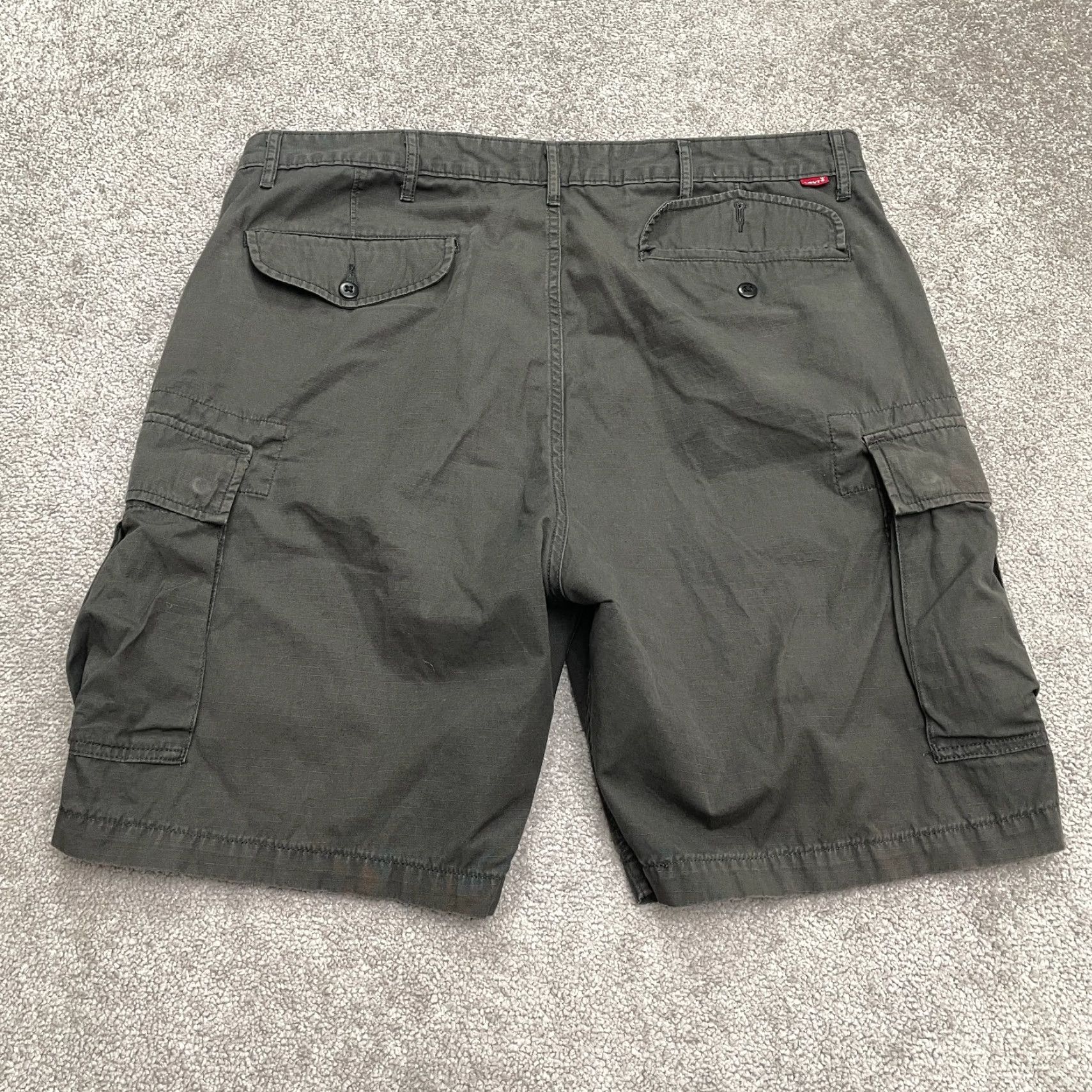 Levi's Levi's Cargo Shorts Mens 38 Gray Cotton Casual Outdoor Travel Size US 38 / EU 54 - 2 Thumbnail