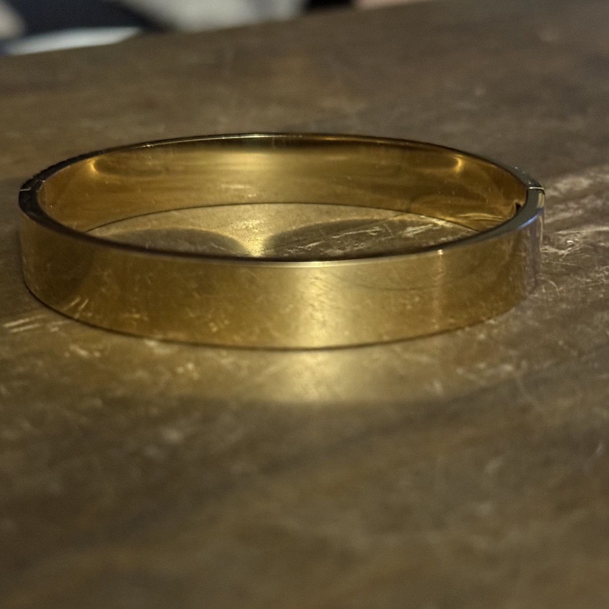 Other Gold tone hinged bow bangle bracelet Size ONE SIZE - 6 Thumbnail