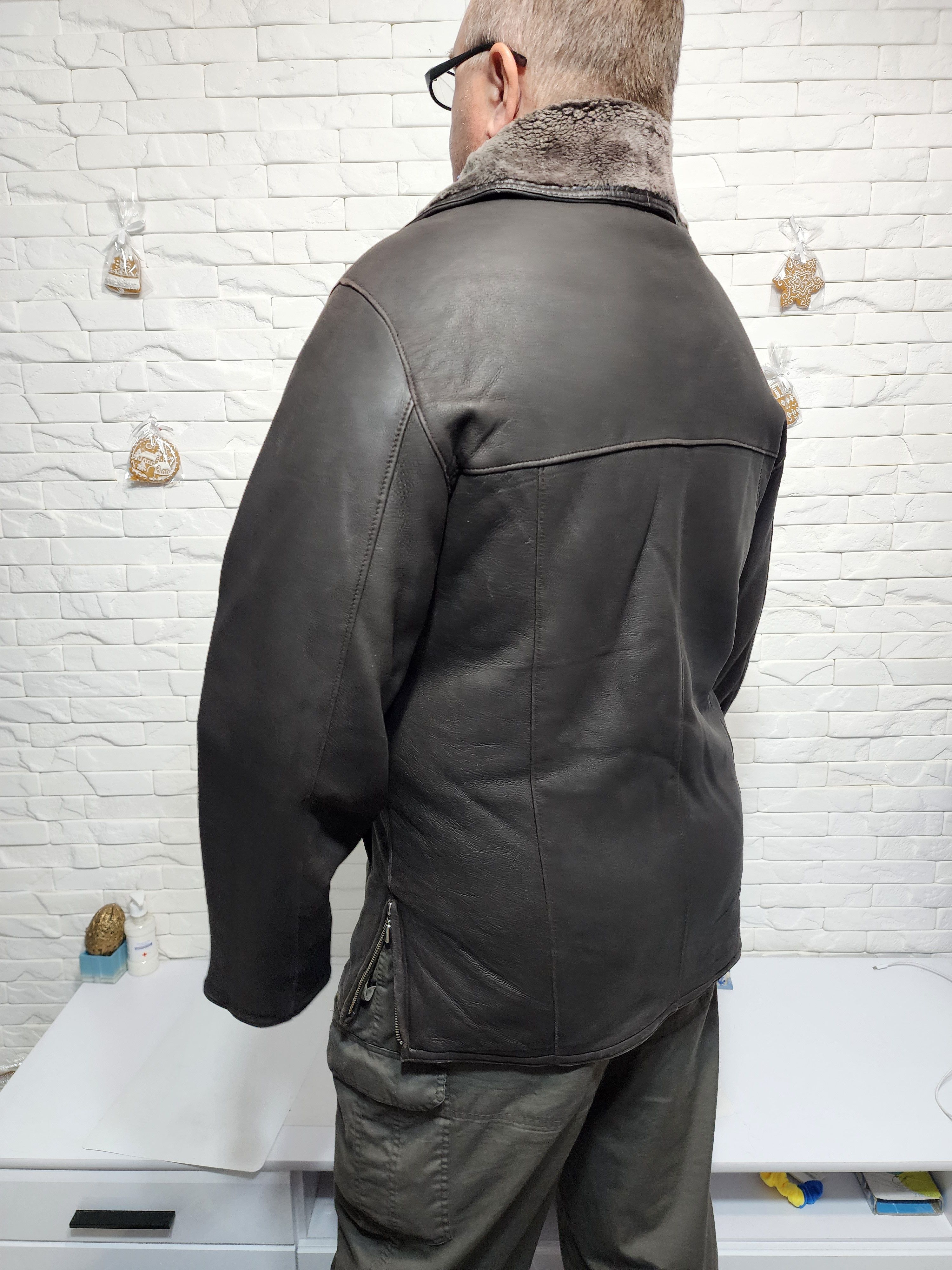 Furla Men's Brown Sheepskin Coat: White Fur, Metal Zipper Size US L / EU 52-54 / 3 - 5 Thumbnail