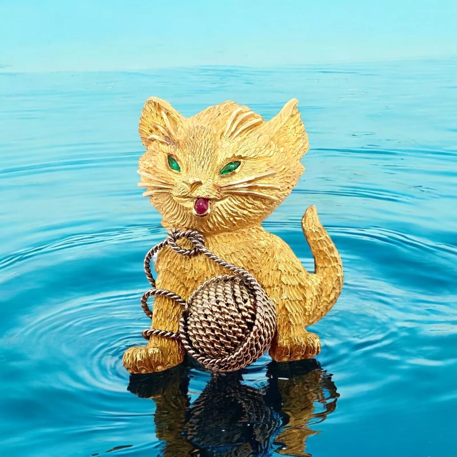 Tiffany & Co. 20k Yellow Gold Ruby Emerald Cat Yarn Pin Brooch Size ONE SIZE - 2 Thumbnail