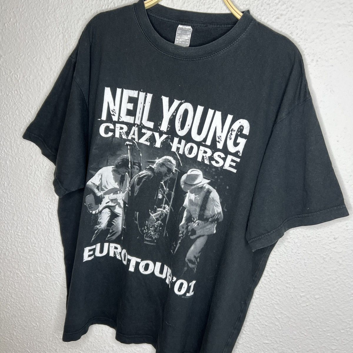 Band Tees × Vintage Vintage 2001 Neil Young Crazy Horse T Shirt Black Euro Tour Size US XL / EU 56 / 4 - 5 Thumbnail
