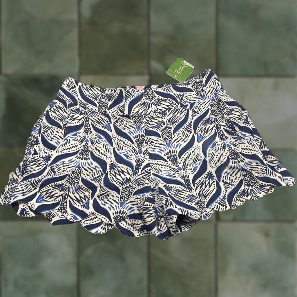 Lilly Pulitzer Lilly Pulitzer Shorts Women Small Dahlia Mermaid Blue White Pull On Casual Activewear Party/Cocktail Travel Size 28" / US 6 / IT 42 - 1 Thumbnail