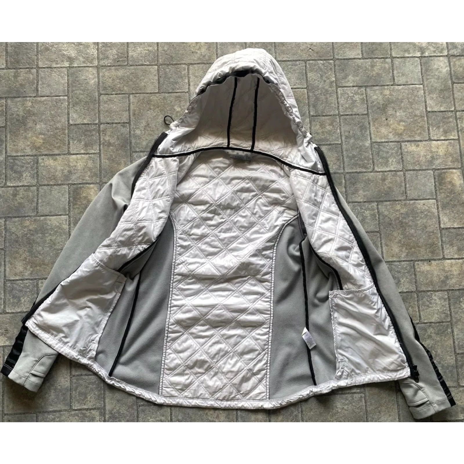 Athleta VINTAGE Athleta WOMENS SMALL Quilted Puffer Jacket Hooded Gray White Zip Long Sleeve Size S / US 4 / IT 40 - 2 Thumbnail