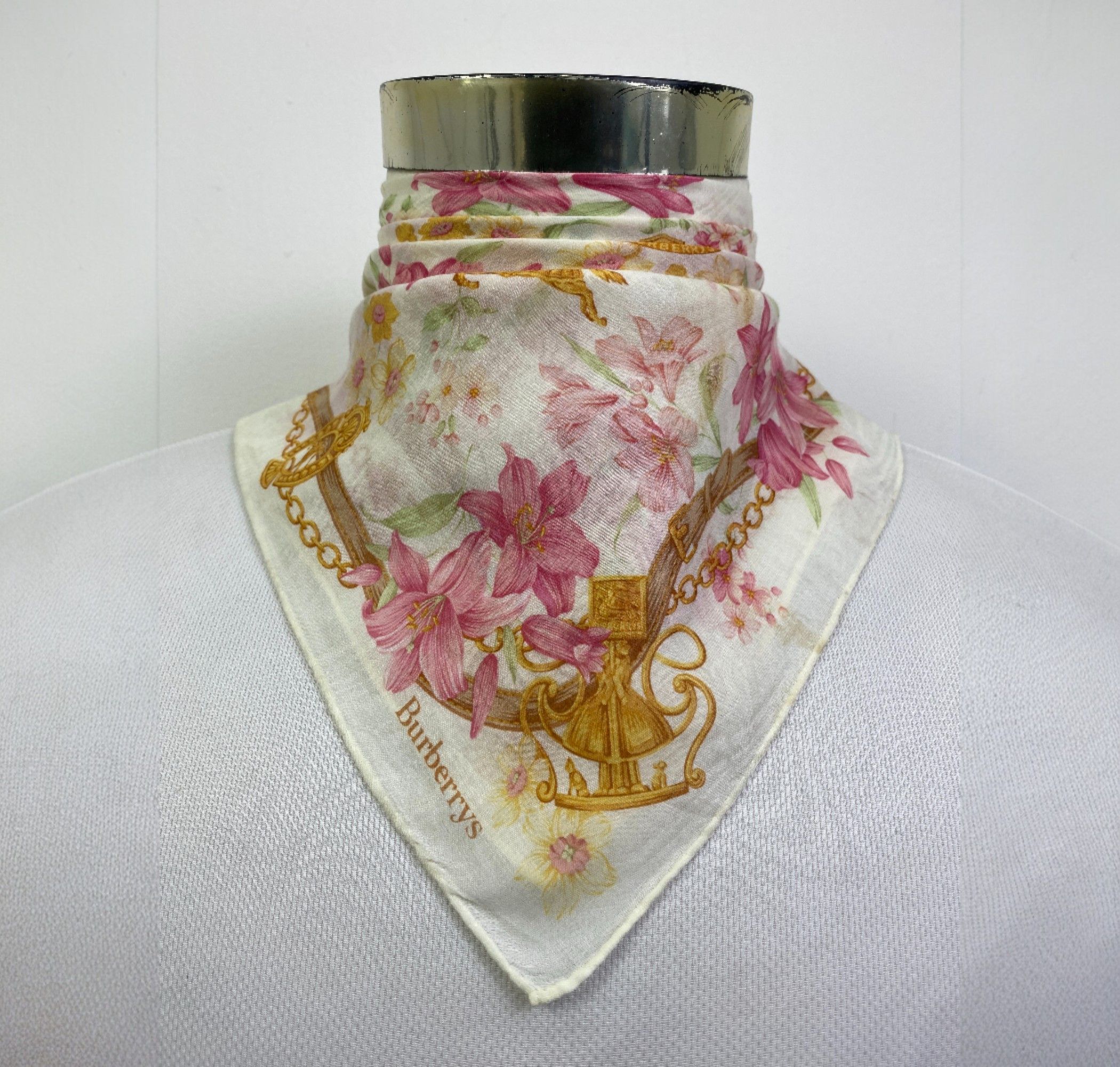 Burberry Vintage Burberry Handkerchief / Neckerchief HKC1032 Size ONE SIZE - 1 Thumbnail