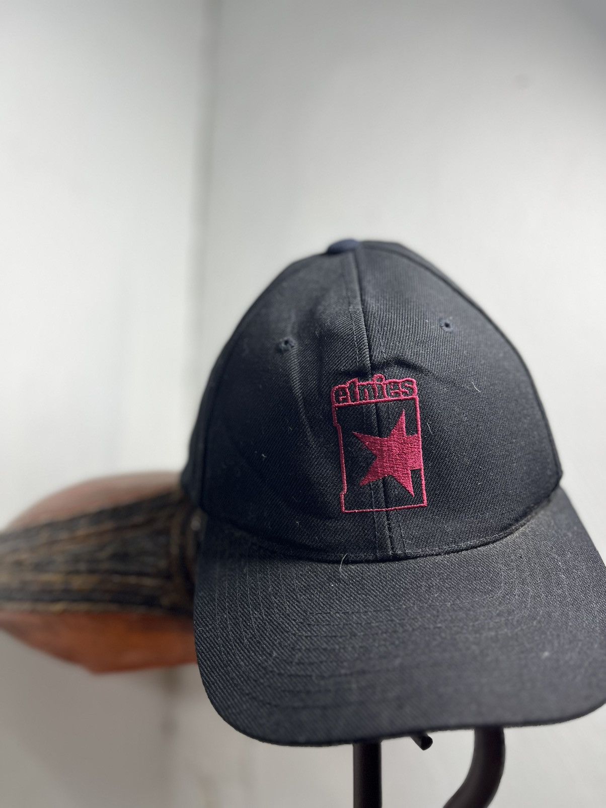 Vintage Vintage Hats Etnies Size ONE SIZE - 1 Thumbnail
