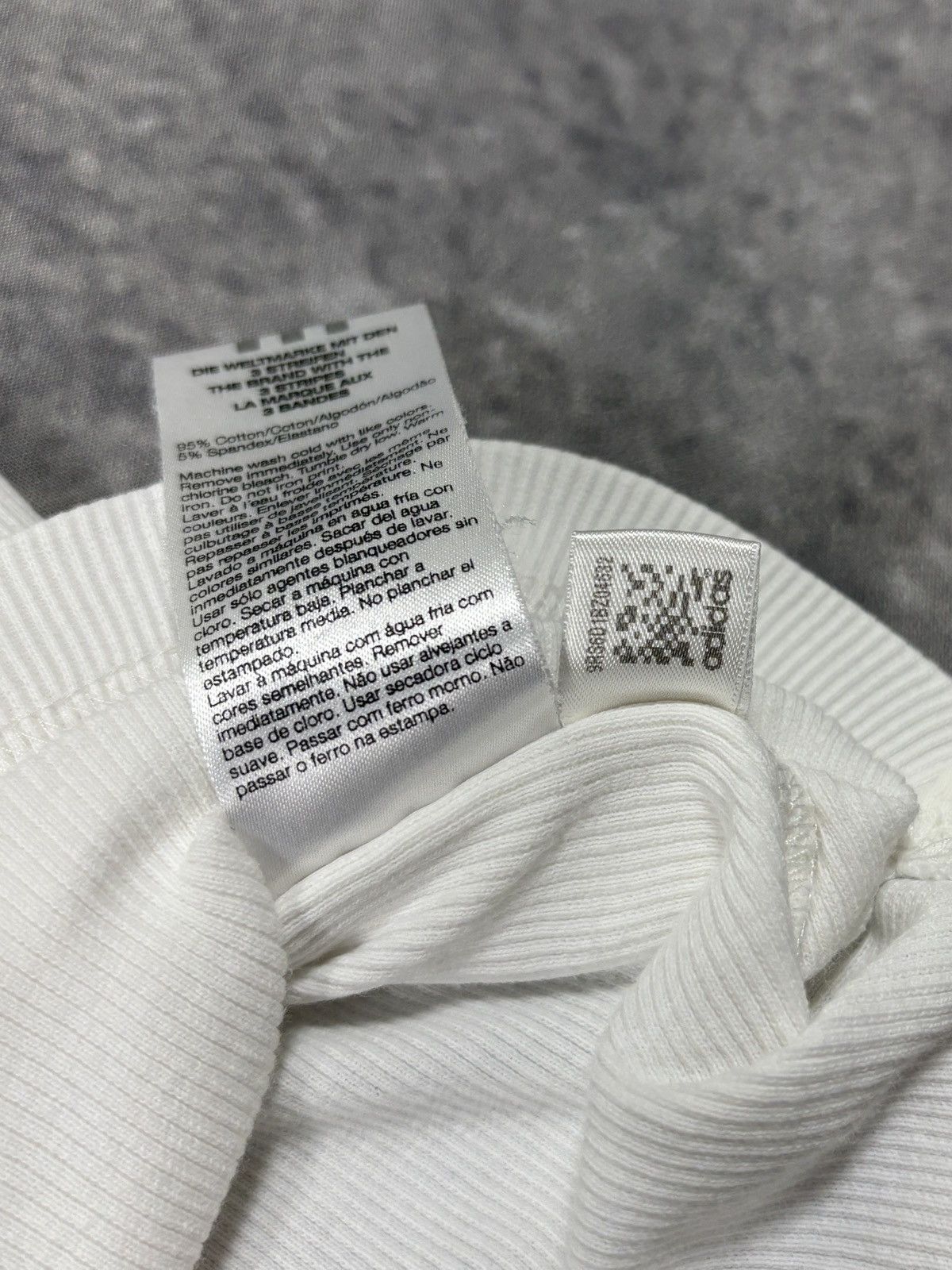 Adidas Vintage Adidas Tank Top Sleeveless Undershirt Embroidered Size US XL / EU 56 / 4 - 8 Thumbnail