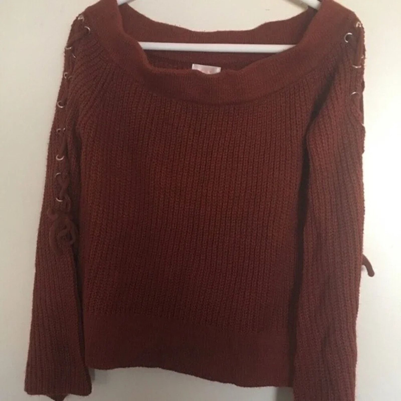 The Unbranded Brand Luxxel long sleeve sweater, size large Size L / US 10 / IT 46 - 1 Thumbnail