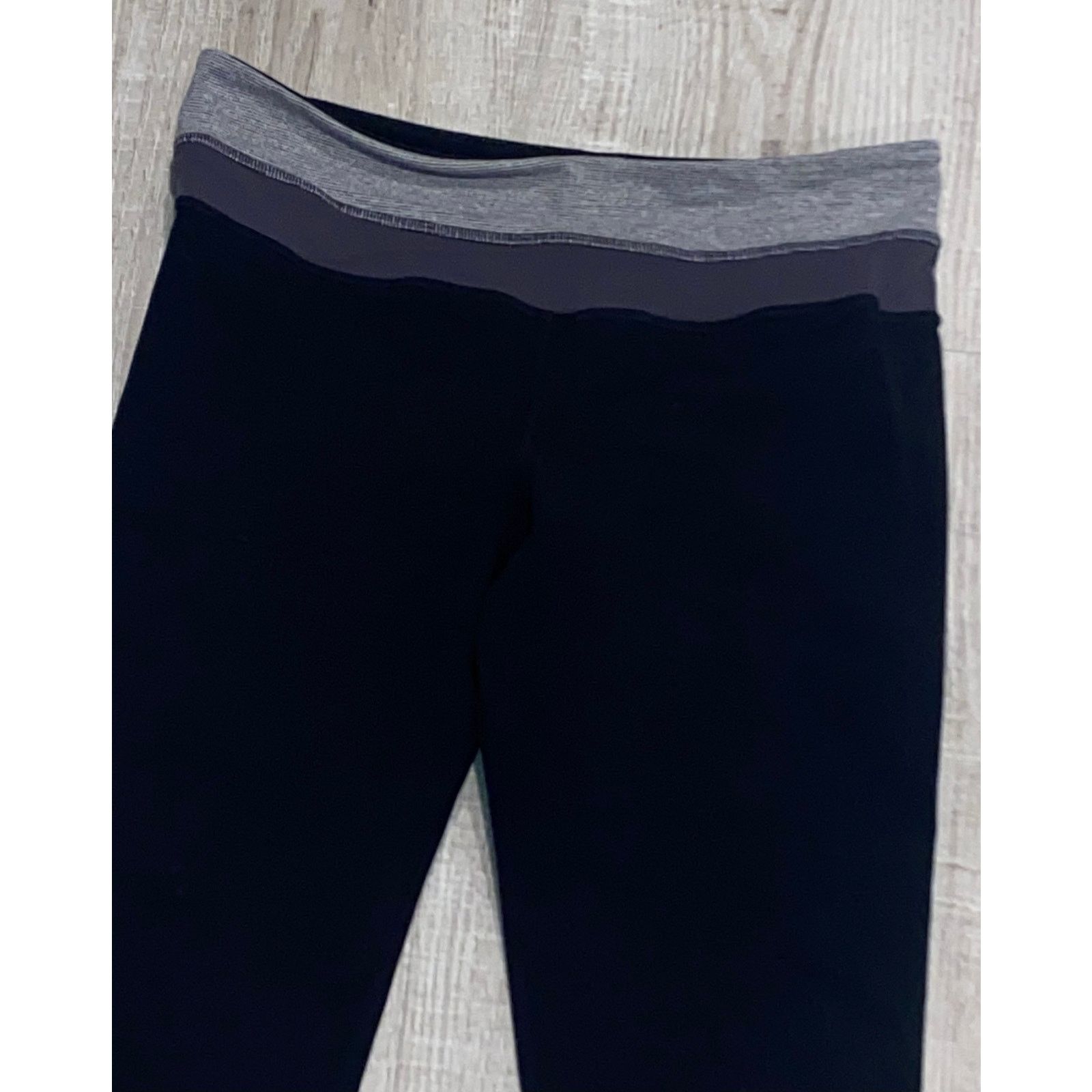 Lululemon Lululemon Womens Cropped Leggings! Size 6 Size 28" / US 6 / IT 42 - 3 Thumbnail