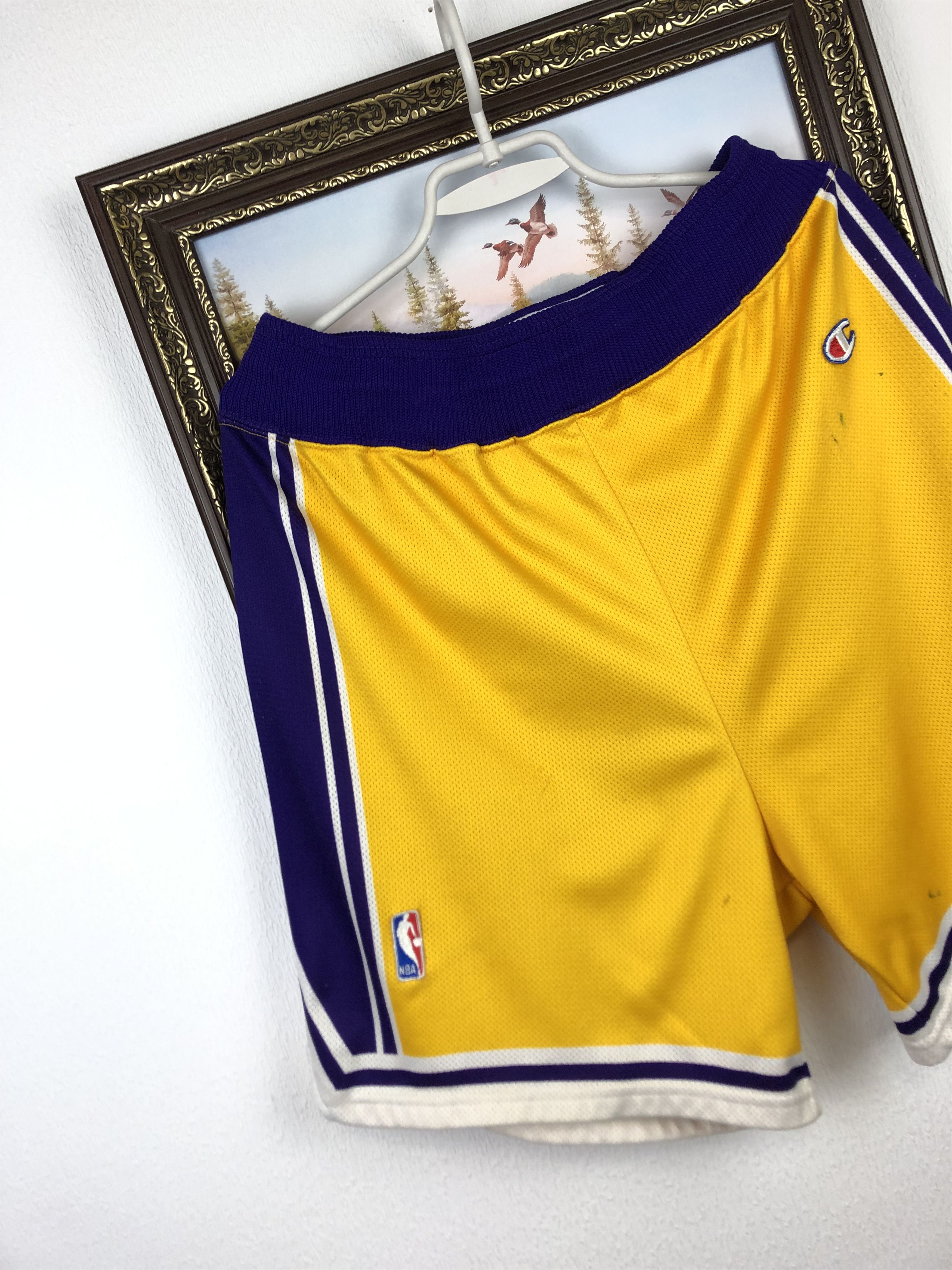 Champion Vintage 90's Champion Los Angeles Lakers NBA Shorts XL Size US 38 / EU 54 - 2 Thumbnail