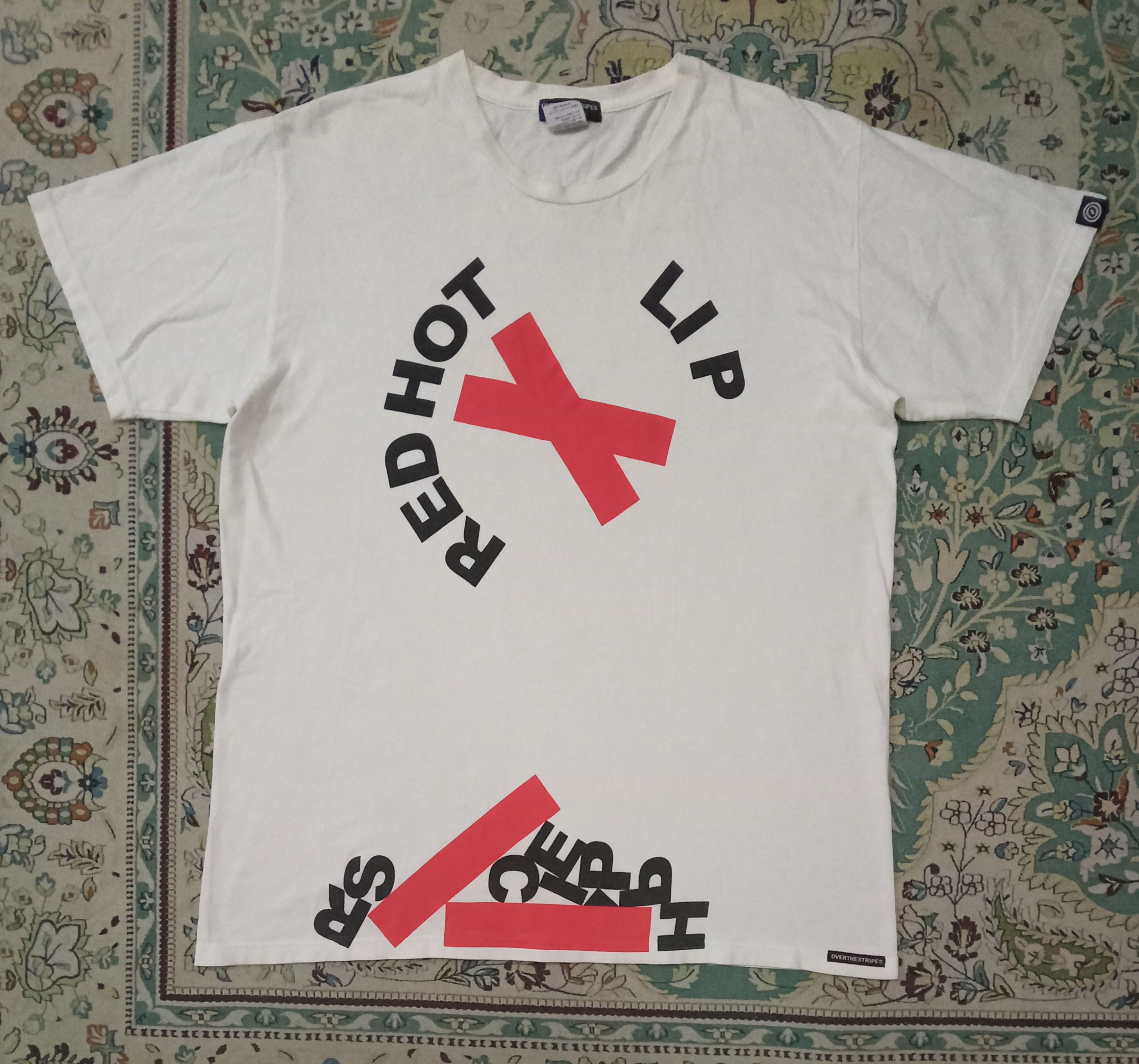 Band Tees Red Hot Chili Peppers Over The Stripes T Shirt Size US XL / EU 56 / 4 - 1 Thumbnail