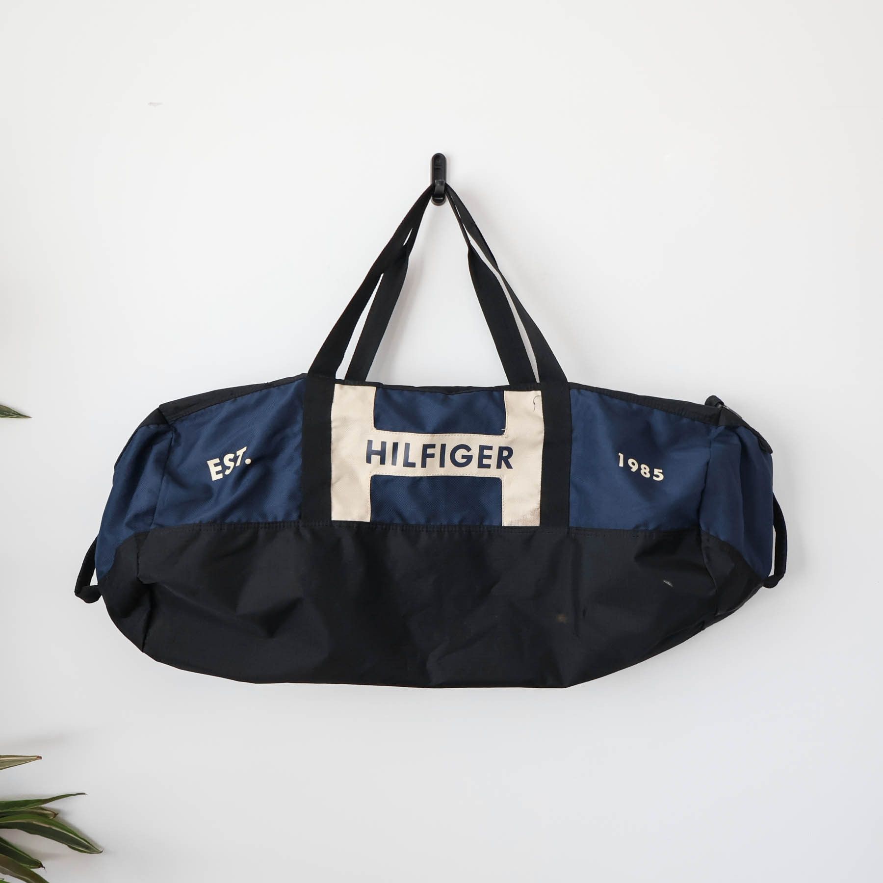 Vintage Vintage Y2K Tommy Hilfiger Extra Large Sailing Duffle Bag Size ONE SIZE - 1 Thumbnail