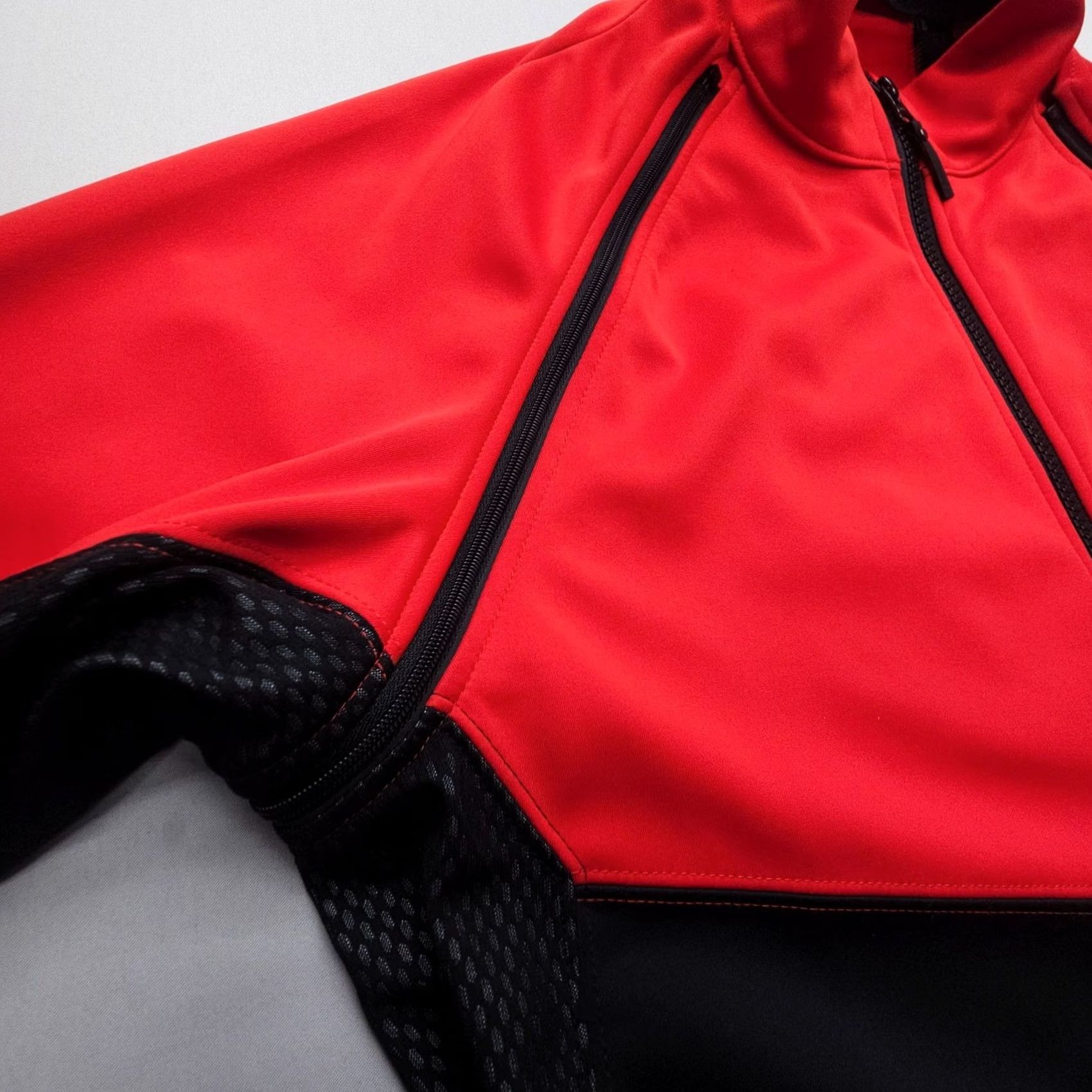 GOREWEAR Gore Gorewear Phantom Windstopper Jacket Mens M Red Black Convertible Cycling Windbreaker Colorblock Multicolor Long Sleeve Full Zip Size US M / EU 48-50 / 2 - 5 Thumbnail