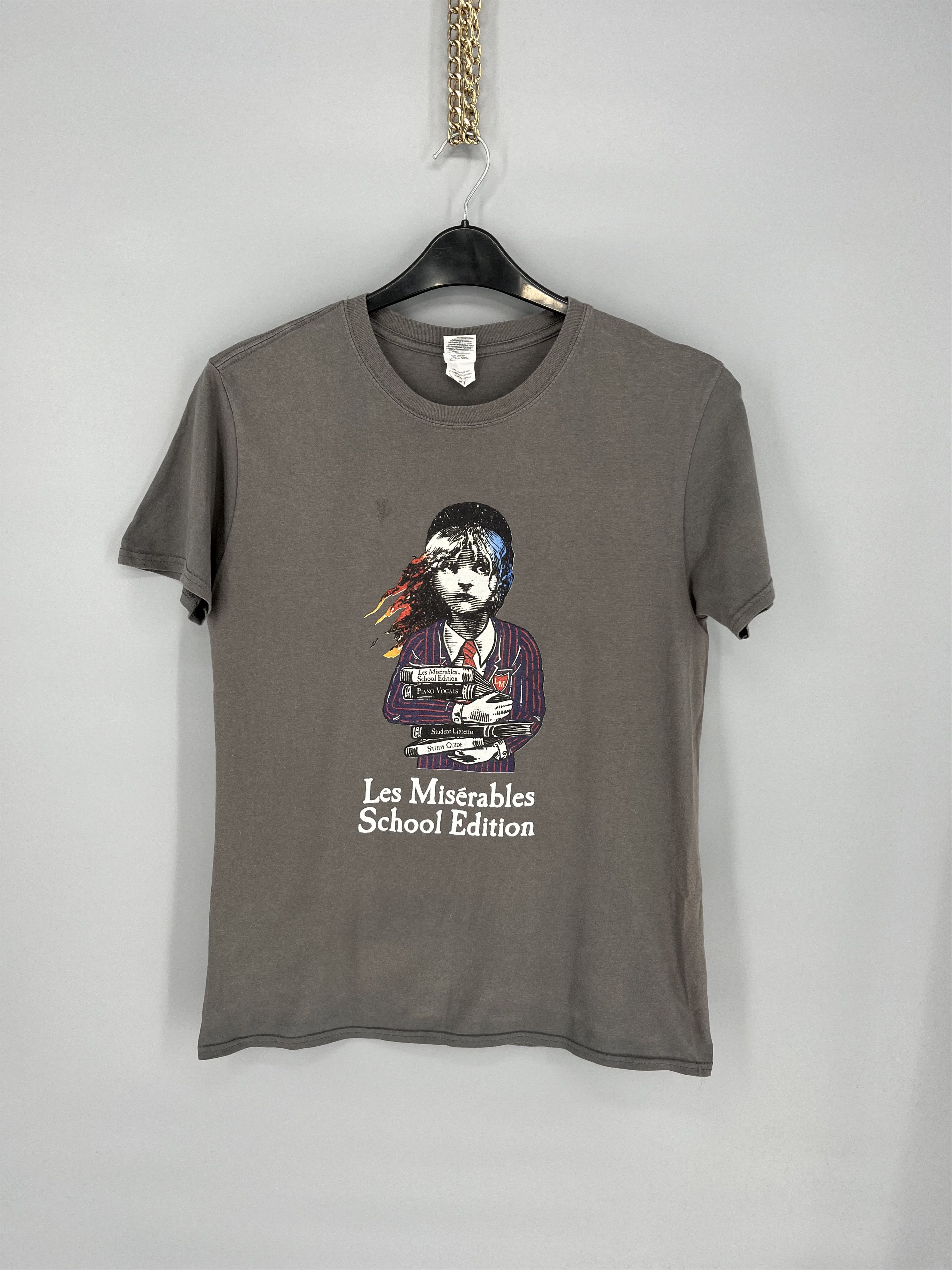 Vintage Vinage Y2K Les Miserables School Edition Size US M / EU 48-50 / 2 - 1 Thumbnail